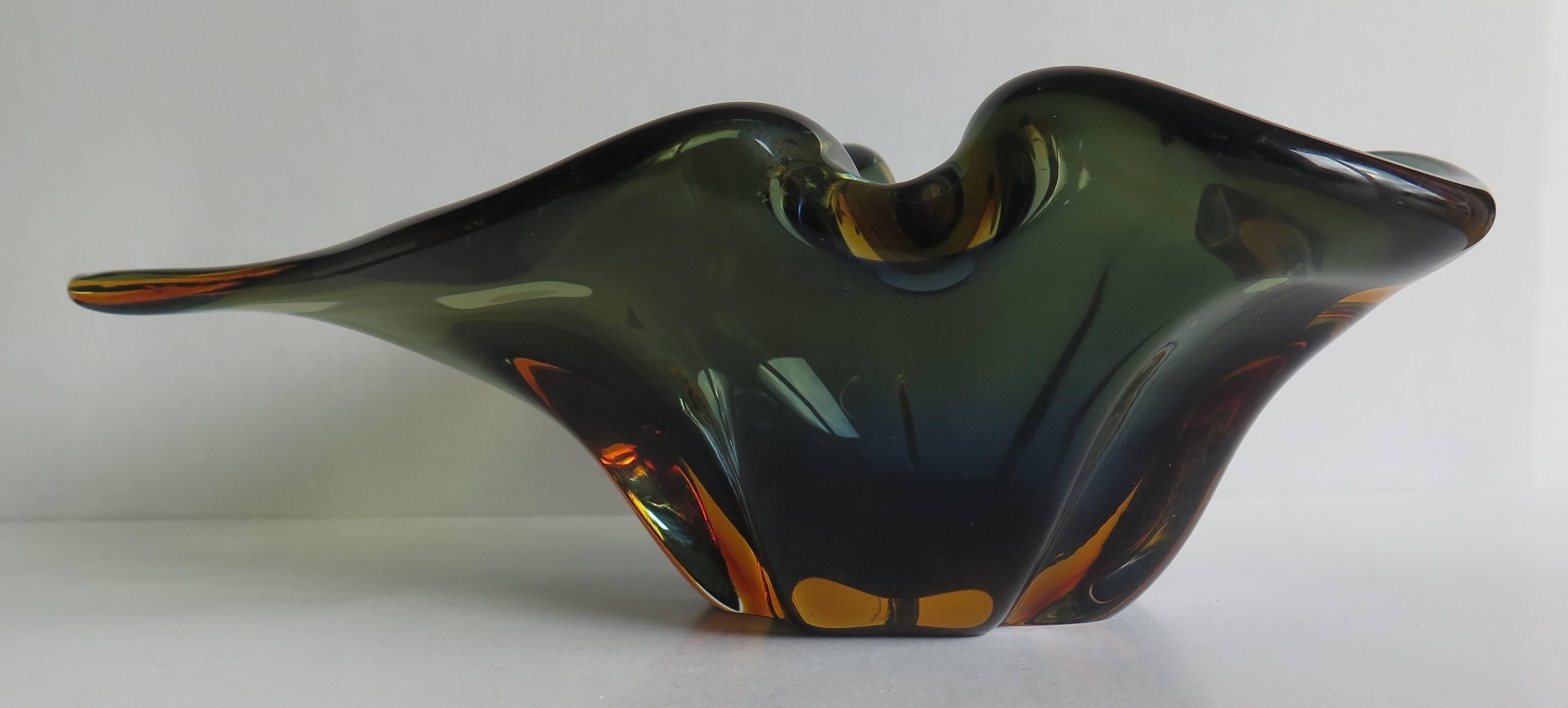 Hand-Crafted Murano Glass Bowl Attributed to Flavio Poli for Seguso Vetri d'Arte, Circa 1950