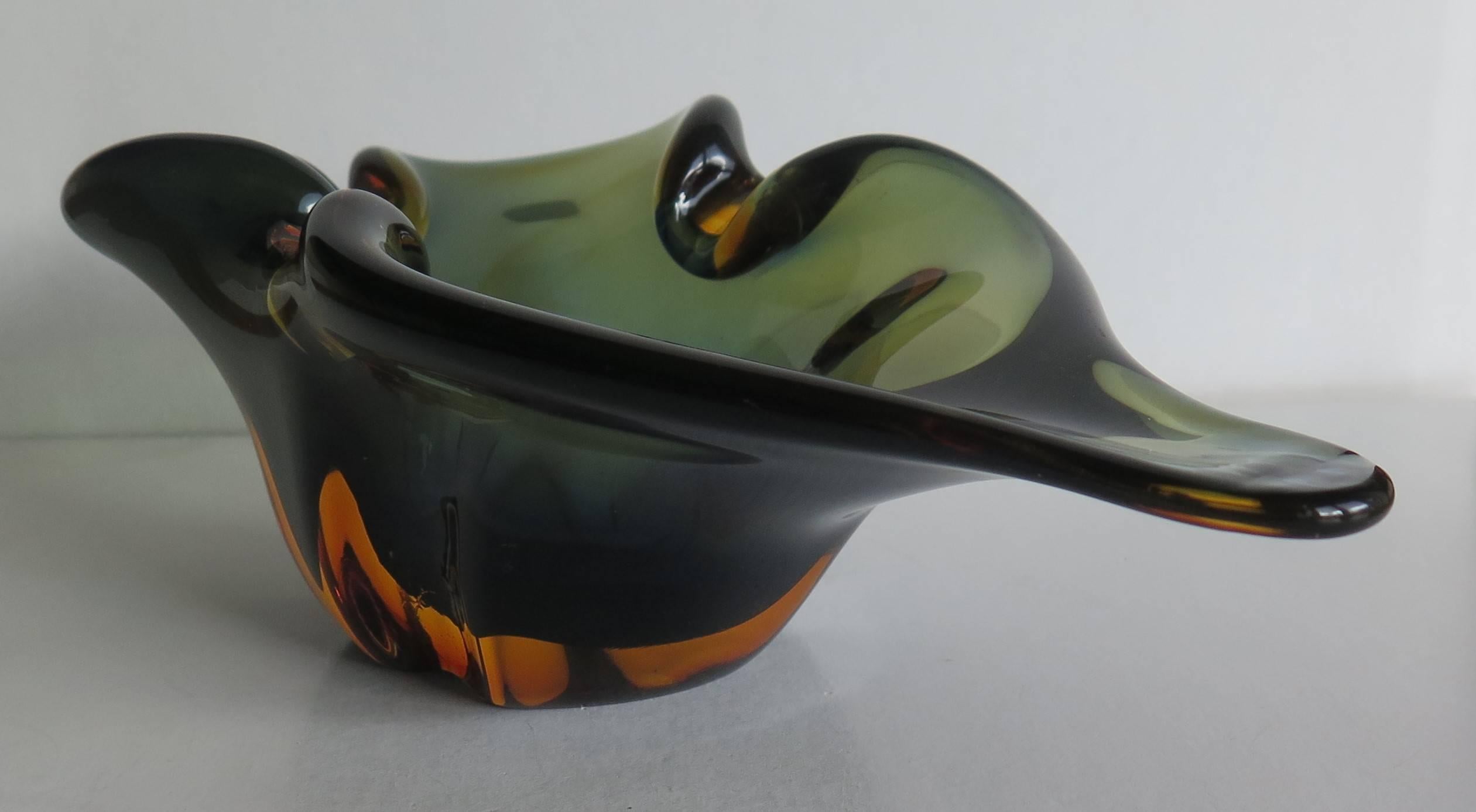 Murano Glass Bowl Attributed to Flavio Poli for Seguso Vetri d'Arte, Circa 1950 In Good Condition In Lincoln, Lincolnshire