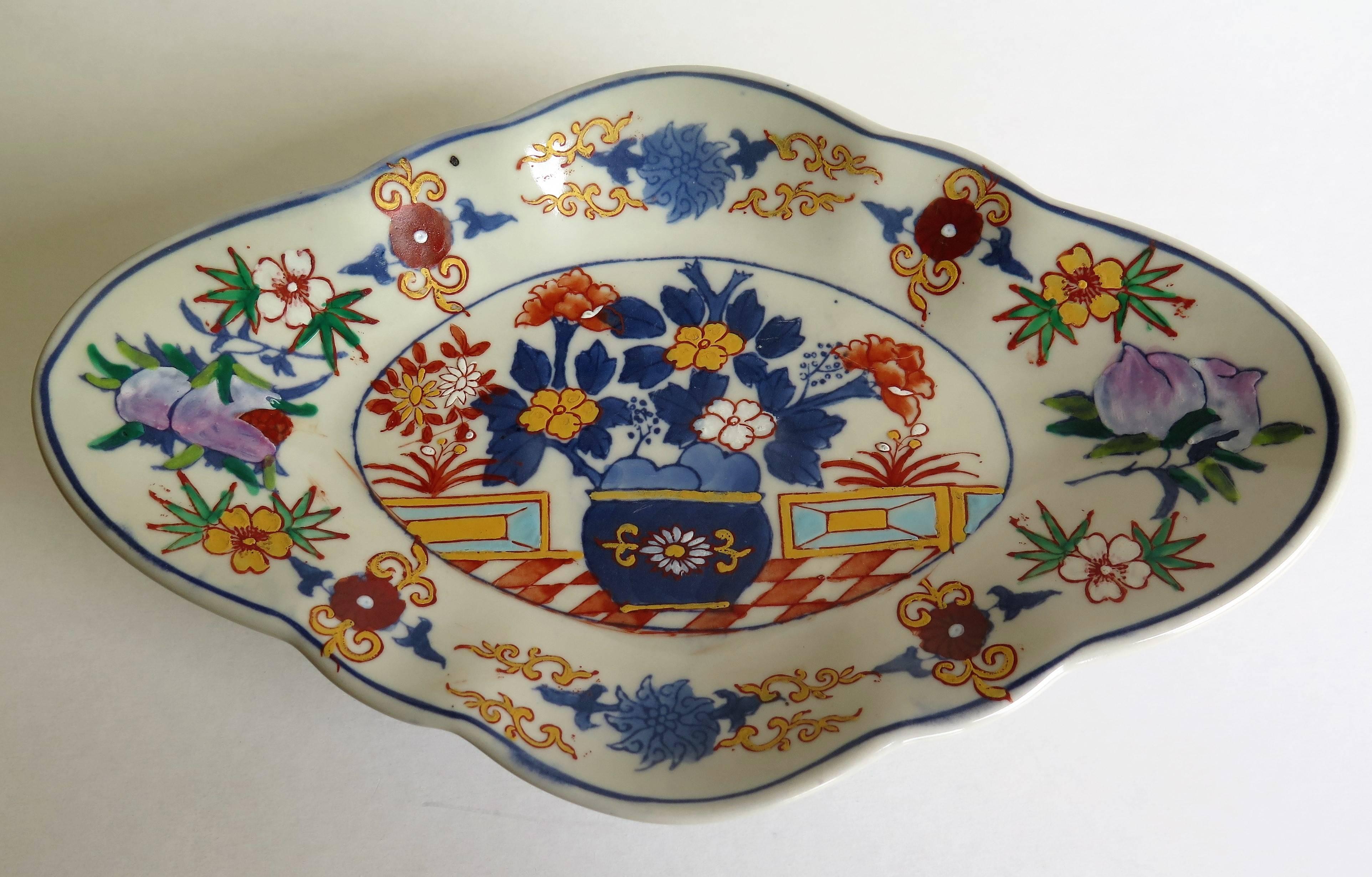 Pair of Bowls, Chinese Export, Hand Painted Porcelain, Late Qing, C.1900 2