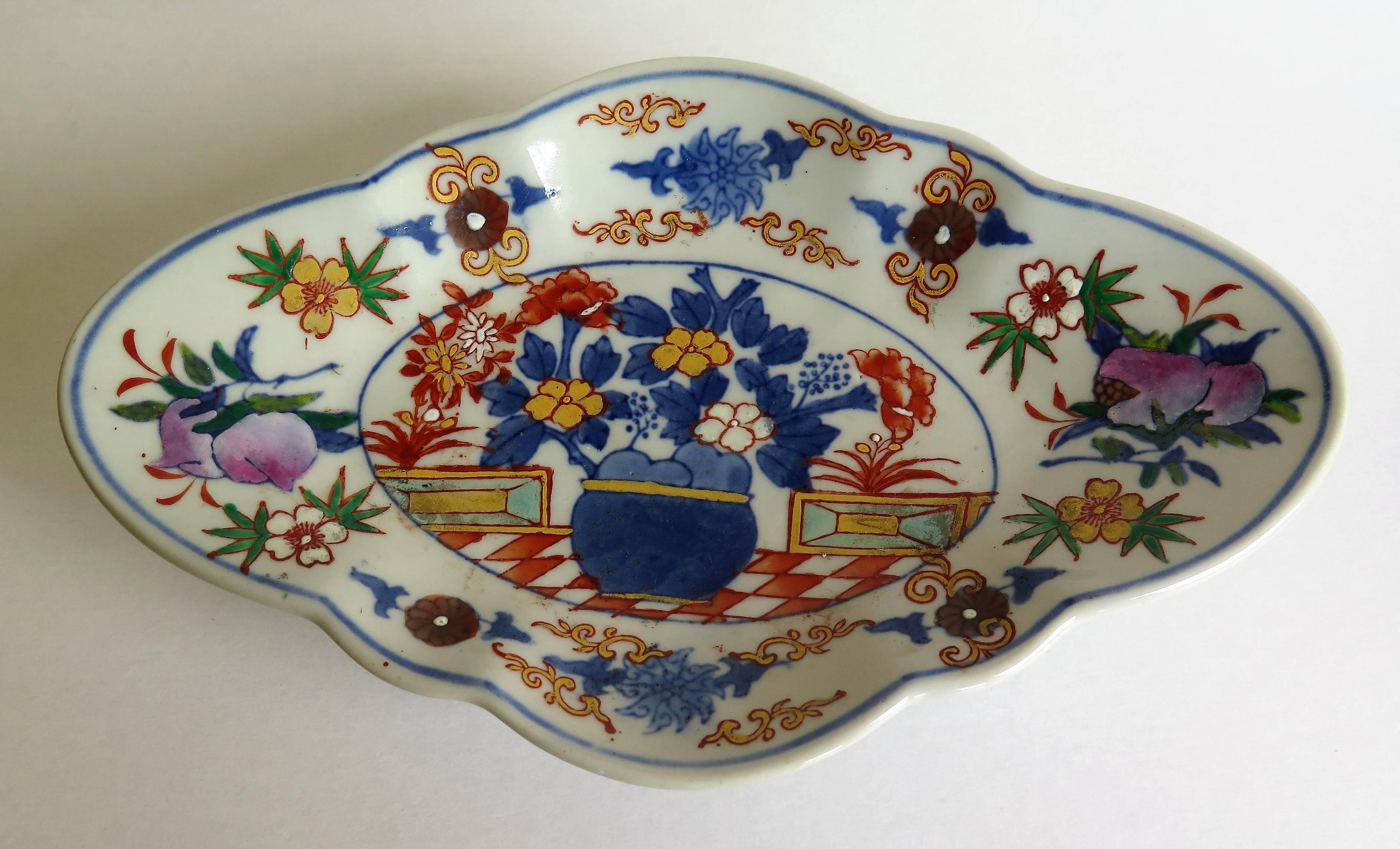 Pair of Bowls, Chinese Export, Hand Painted Porcelain, Late Qing, C.1900 3