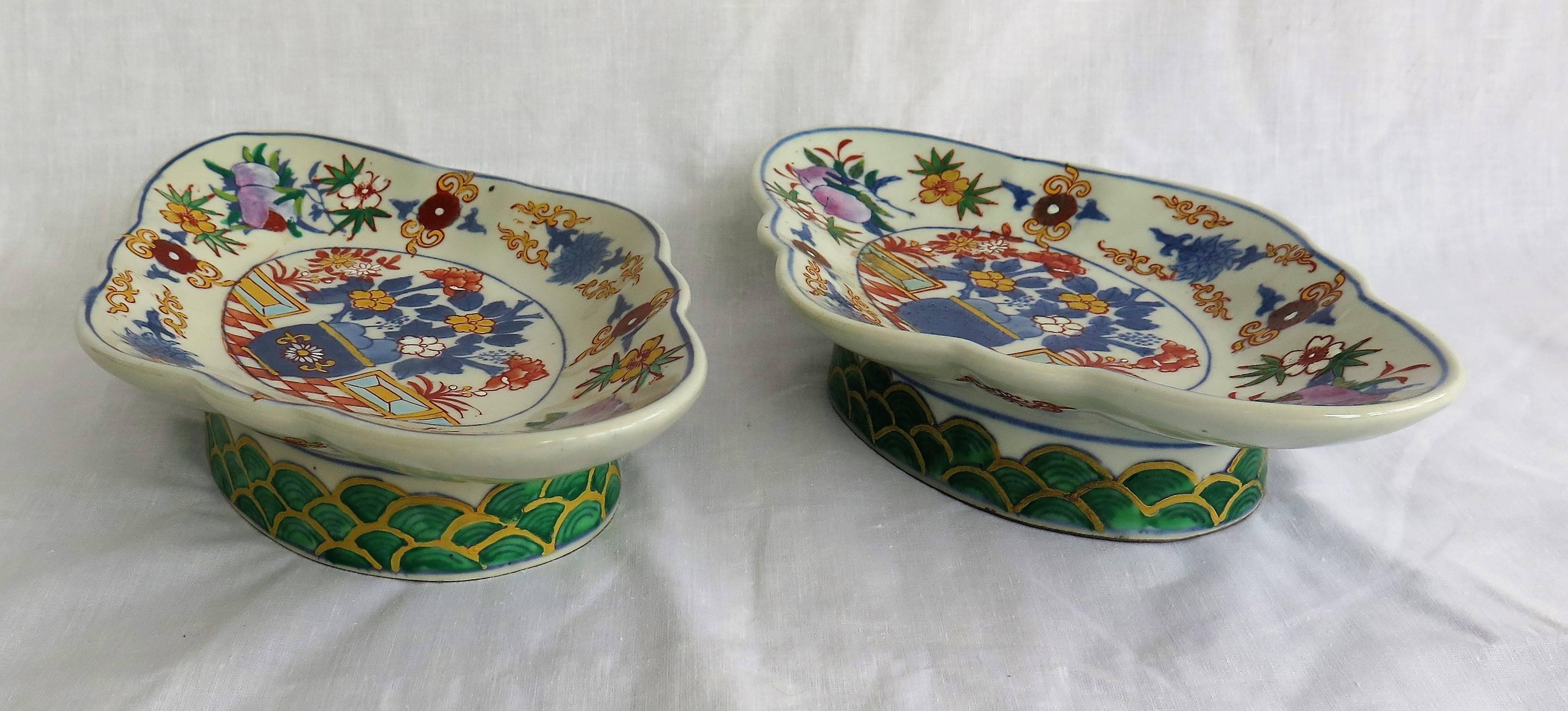 Hand-Painted Pair of Bowls, Chinese Export, Hand Painted Porcelain, Late Qing, C.1900