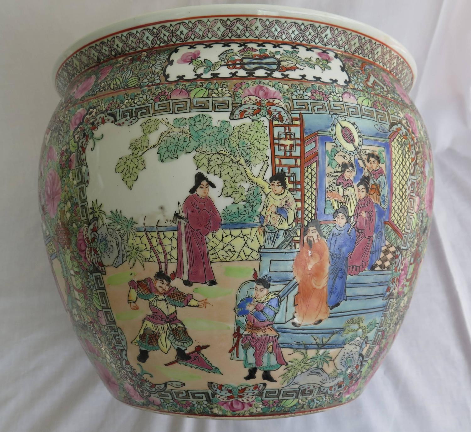 Large CHINESE Porcelain Fish Bowl or JARDINIE ̀RE, Famille Rose