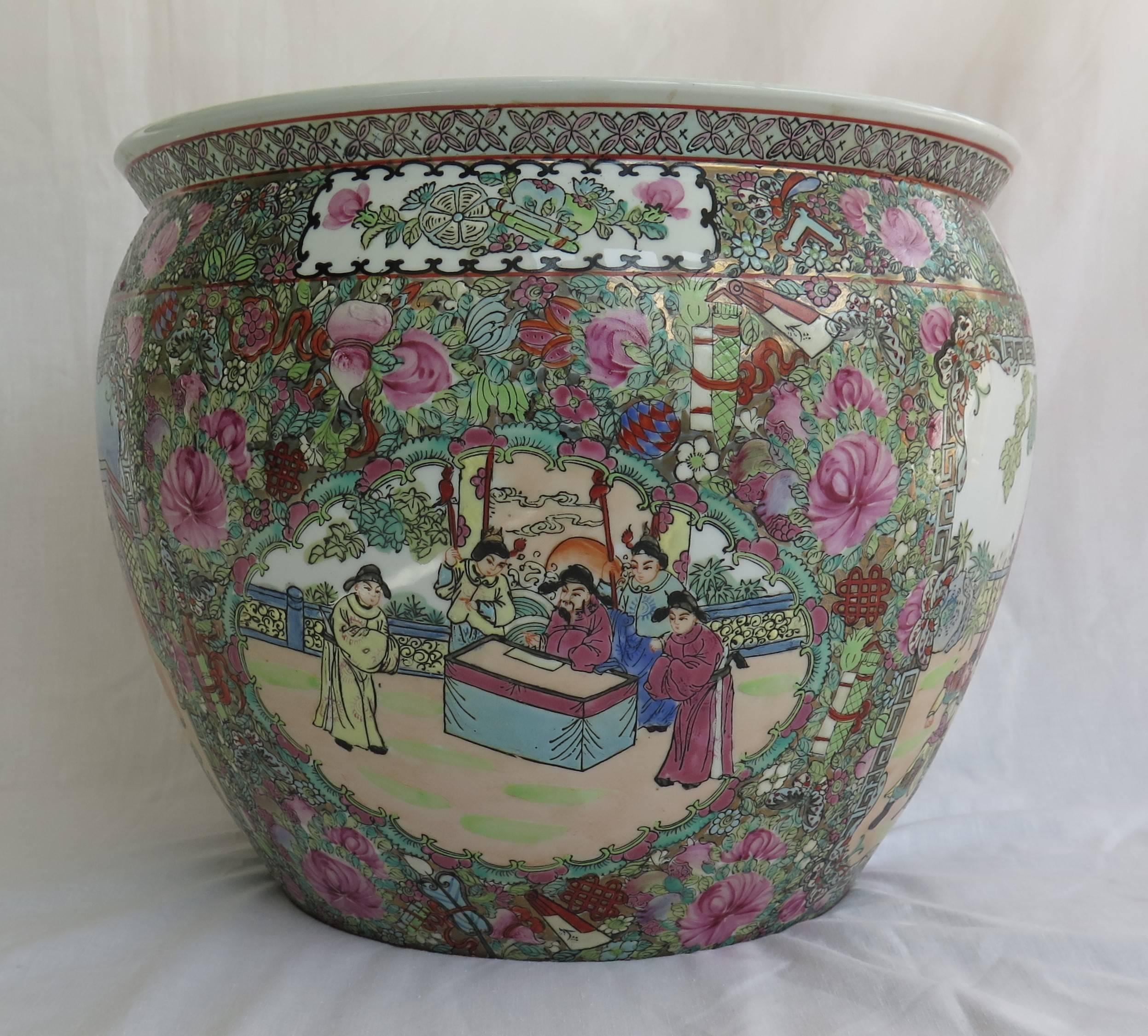 Chinese Export Large CHINESE Porcelain Fish Bowl or JARDINIE ̀RE, Famille Rose Mandarin, 20th C