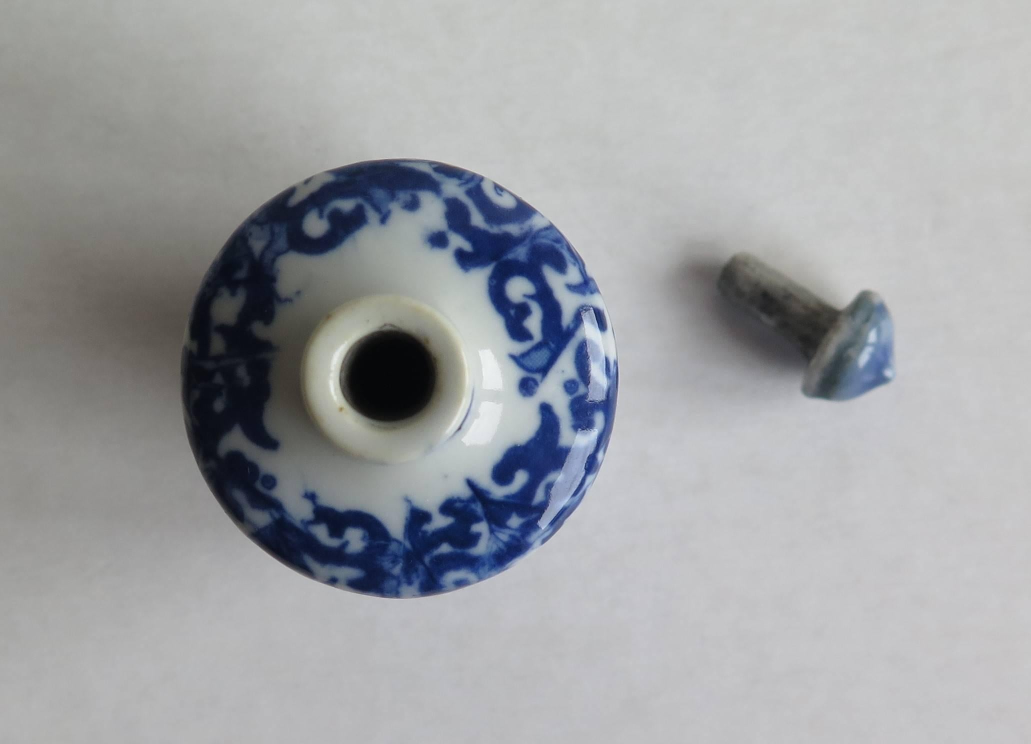 Chinese Porcelain Snuff Bottle Blue and White Hand-Painted Dragons, circa 1925 3