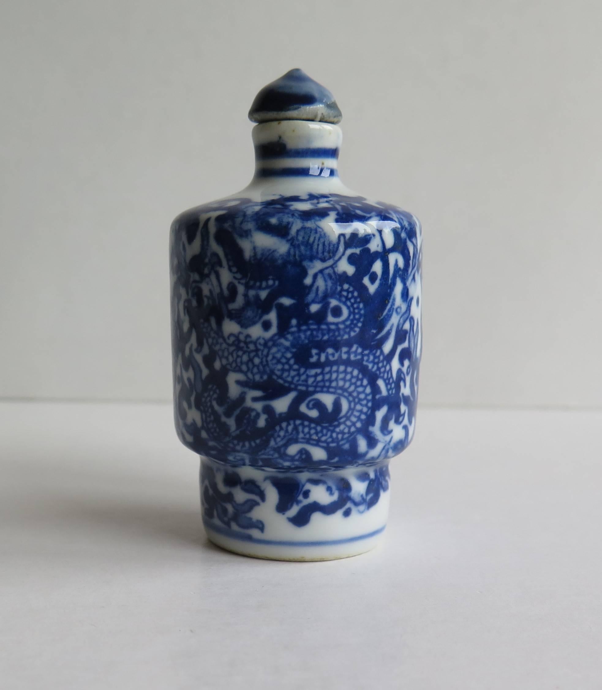 Qing Chinese Porcelain Snuff Bottle Blue and White Hand-Painted Dragons, circa 1925