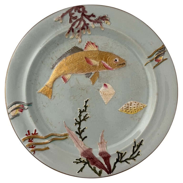 Ridgway-Eisenstein-Teller, handgemaltes Fischmotiv, Ästhetik-Epoche, um 1884 bei 1stDibs Deutschland