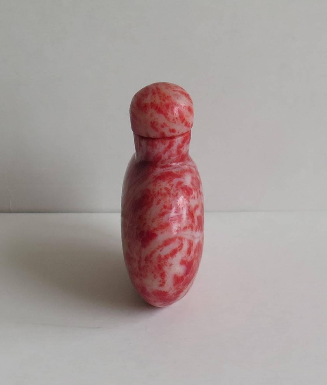 Chinese Snuff Bottle of Natural mottled Hard-Stone Hand-Carved, circa 1950 In Good Condition In Lincoln, Lincolnshire