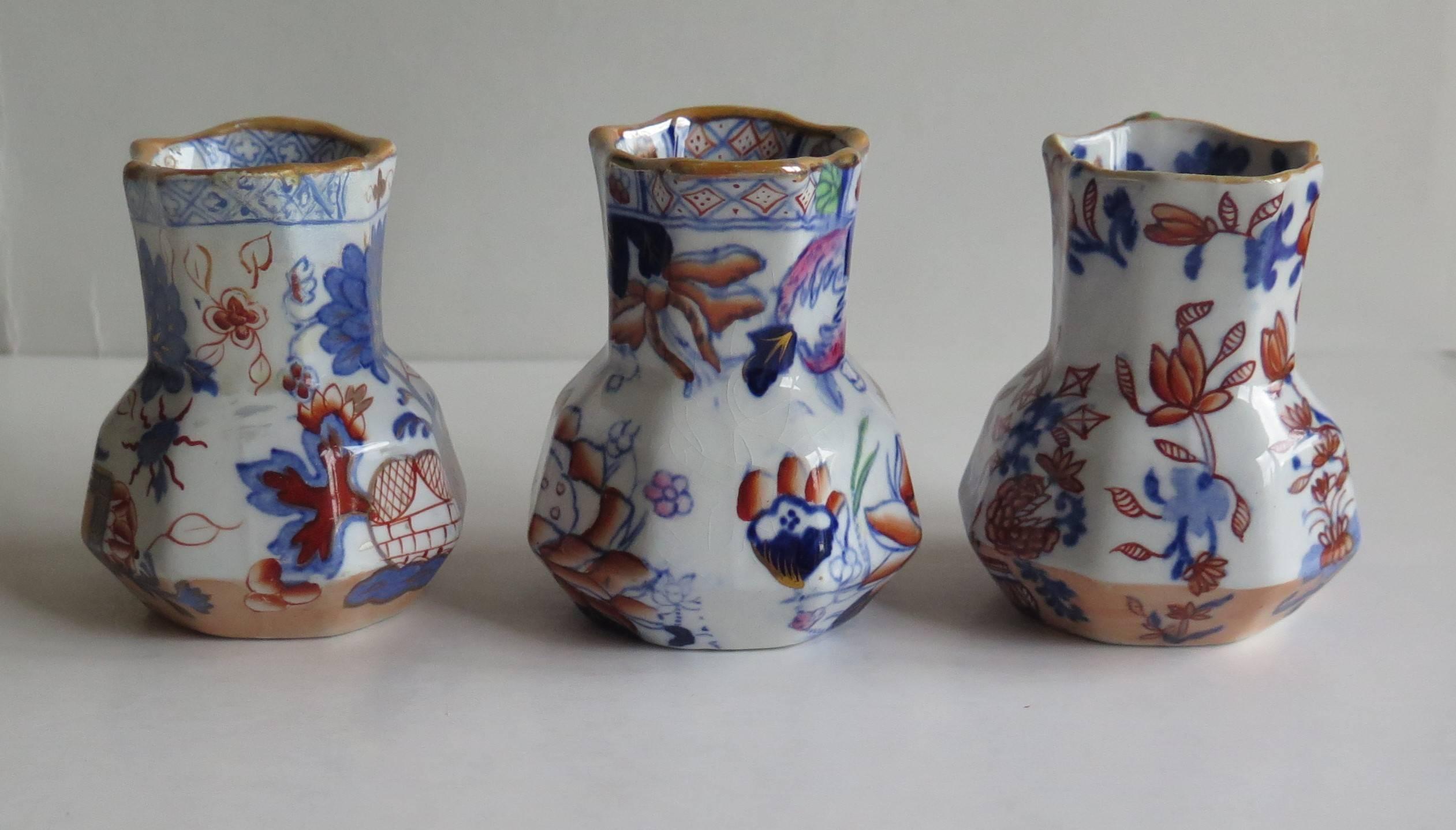 Hand-Painted Mason's Ironstone Harlequin Set of THREE Small Jugs or Pitchers, Mid 19th C.