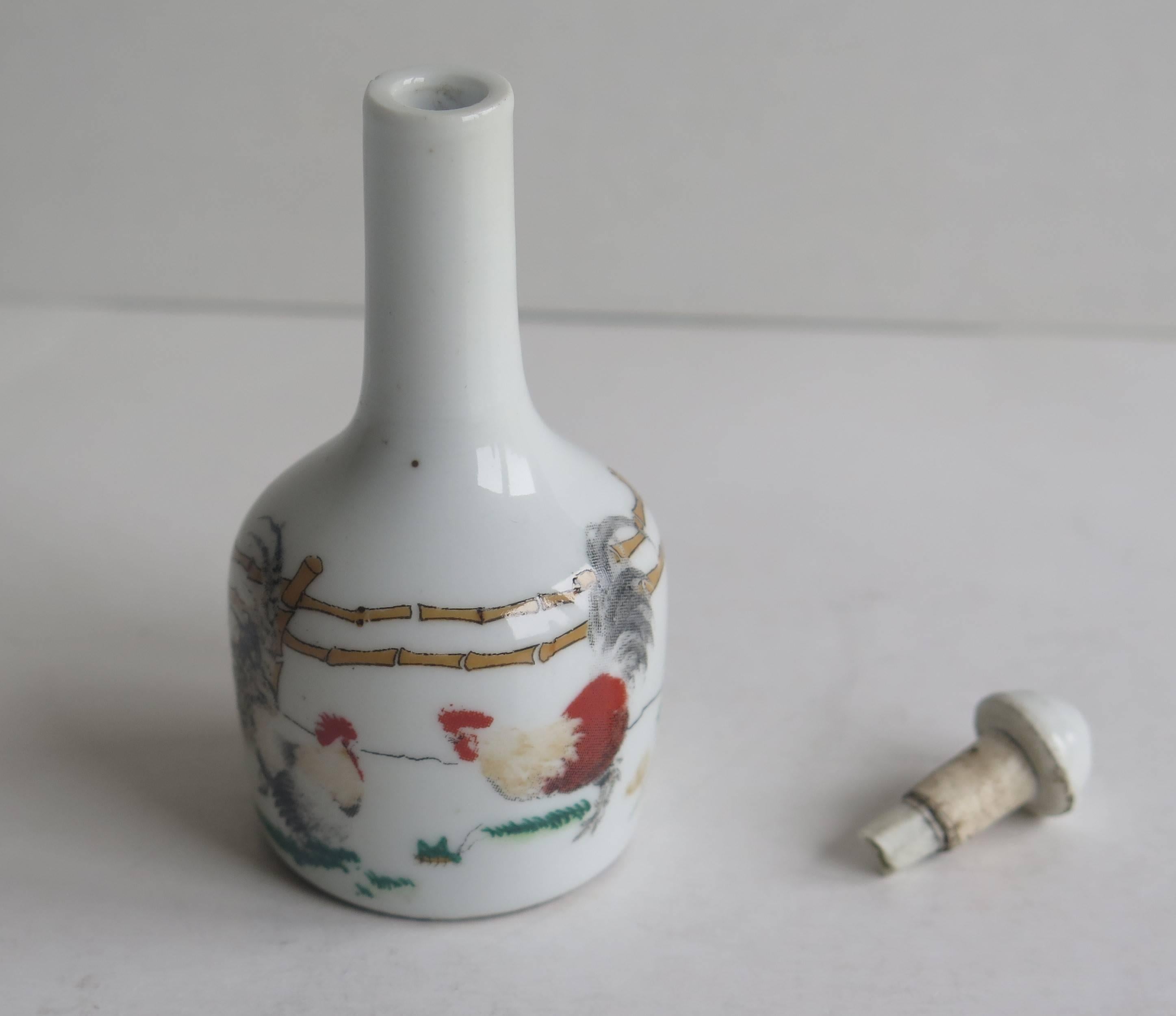 20th Century Chinese Export Snuff Bottle porcelain with roosters, signed to base Circa 1940 For Sale