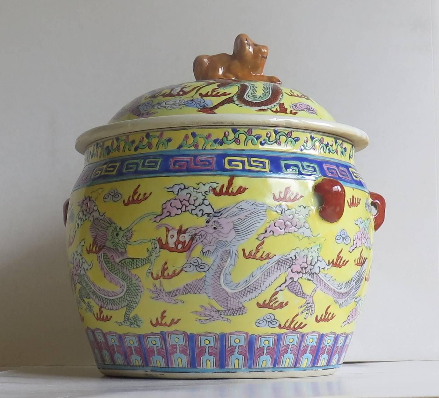 19th Century Chinese Export Lidded Pot or Bowl, Porcelain, Dragon Decoration 1