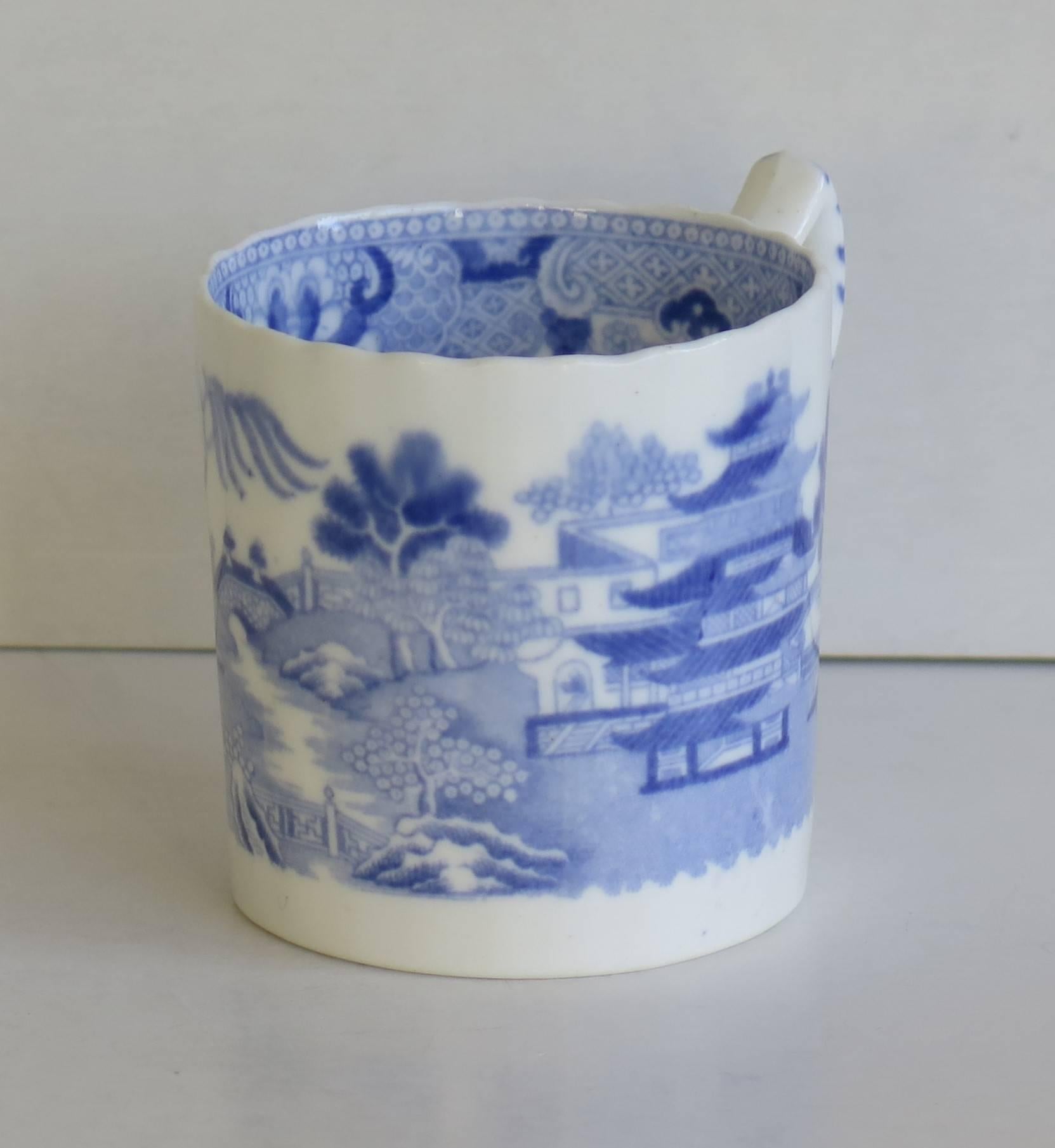 Glazed Georgian Spode Porcelain Coffee Can Blue & White Temple Pattern, Circa 1805