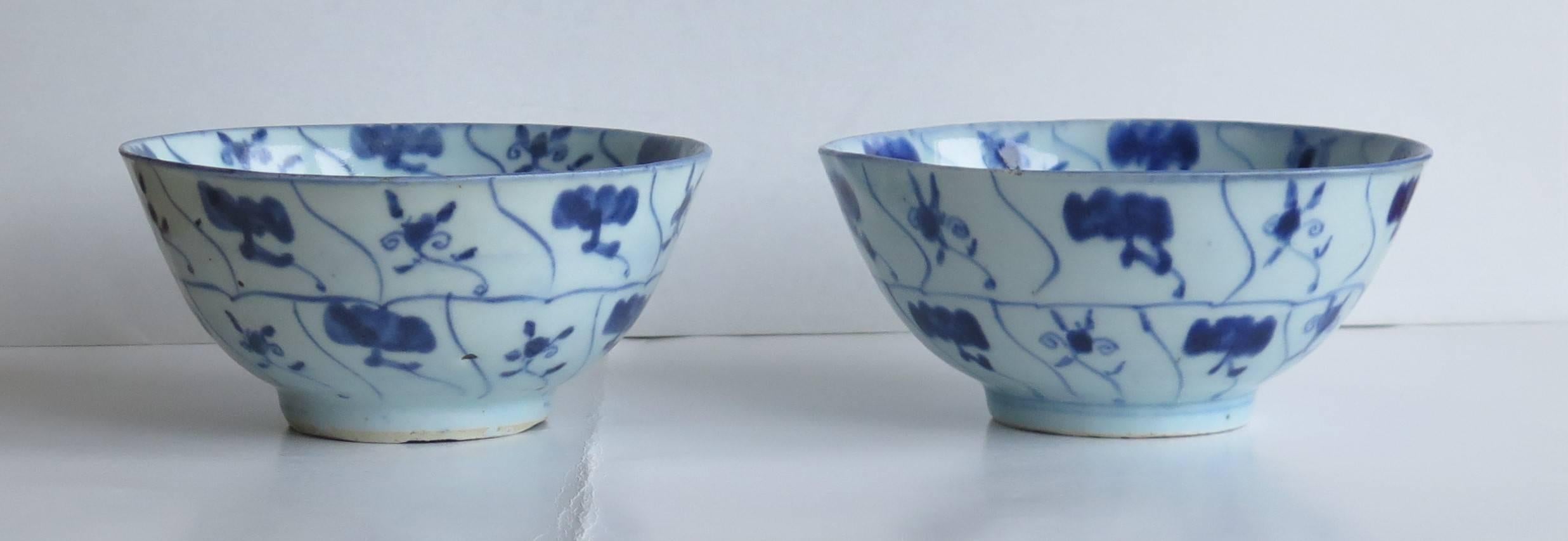 18th Century Pair of Chinese Porcelain Bowls Blue and White, Qing circa 1770 In Good Condition In Lincoln, Lincolnshire