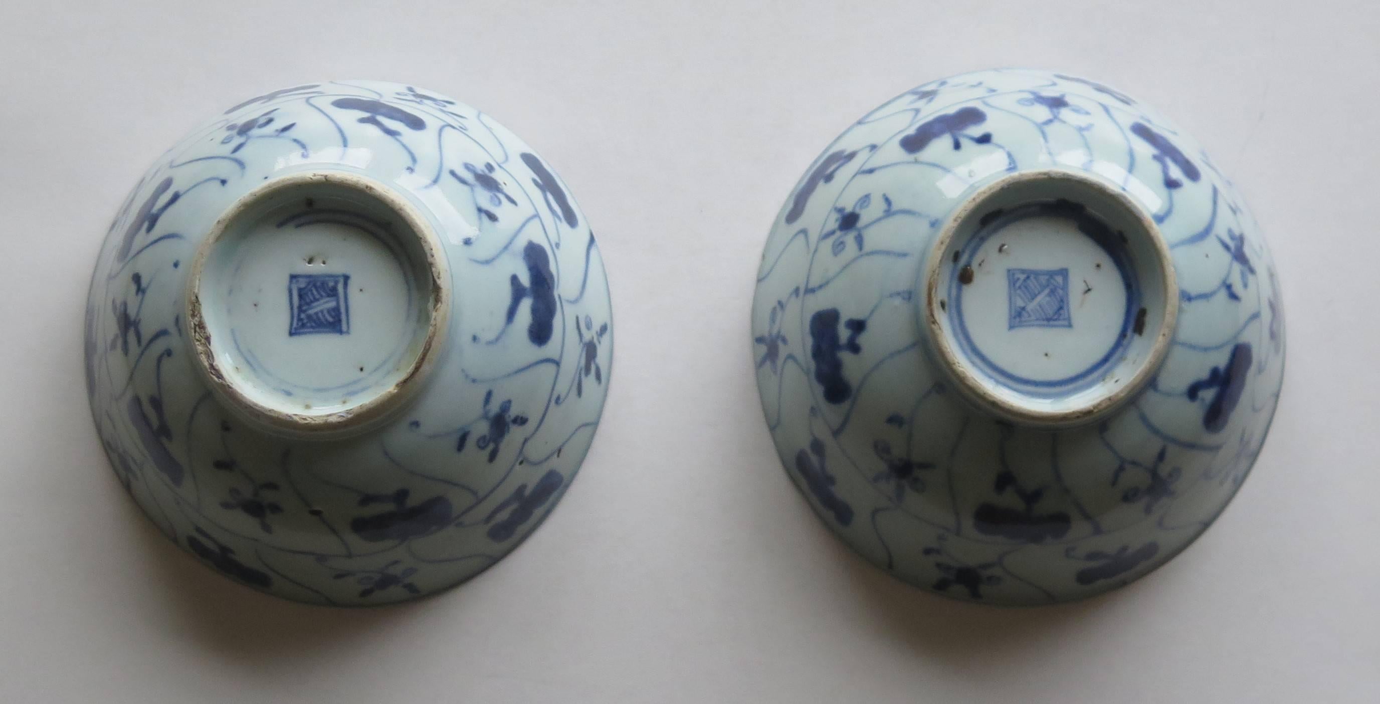 18th Century Pair of Chinese Porcelain Bowls Blue and White, Qing circa 1770 4