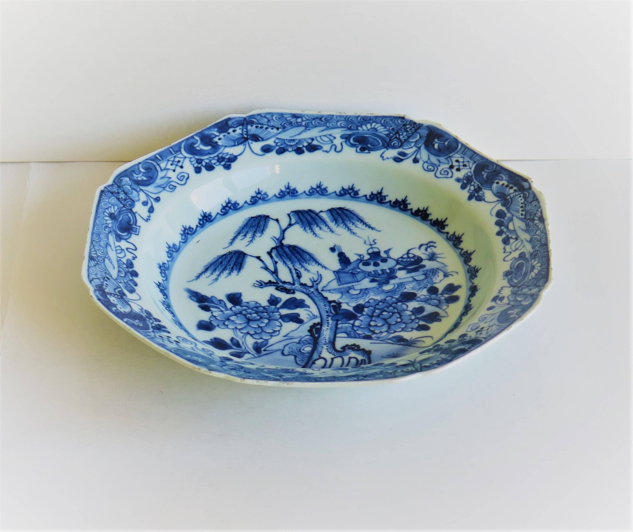 Chinese Export Soup Plate, Canton, Blue and White Porcelain, Qing, circa 1780 2