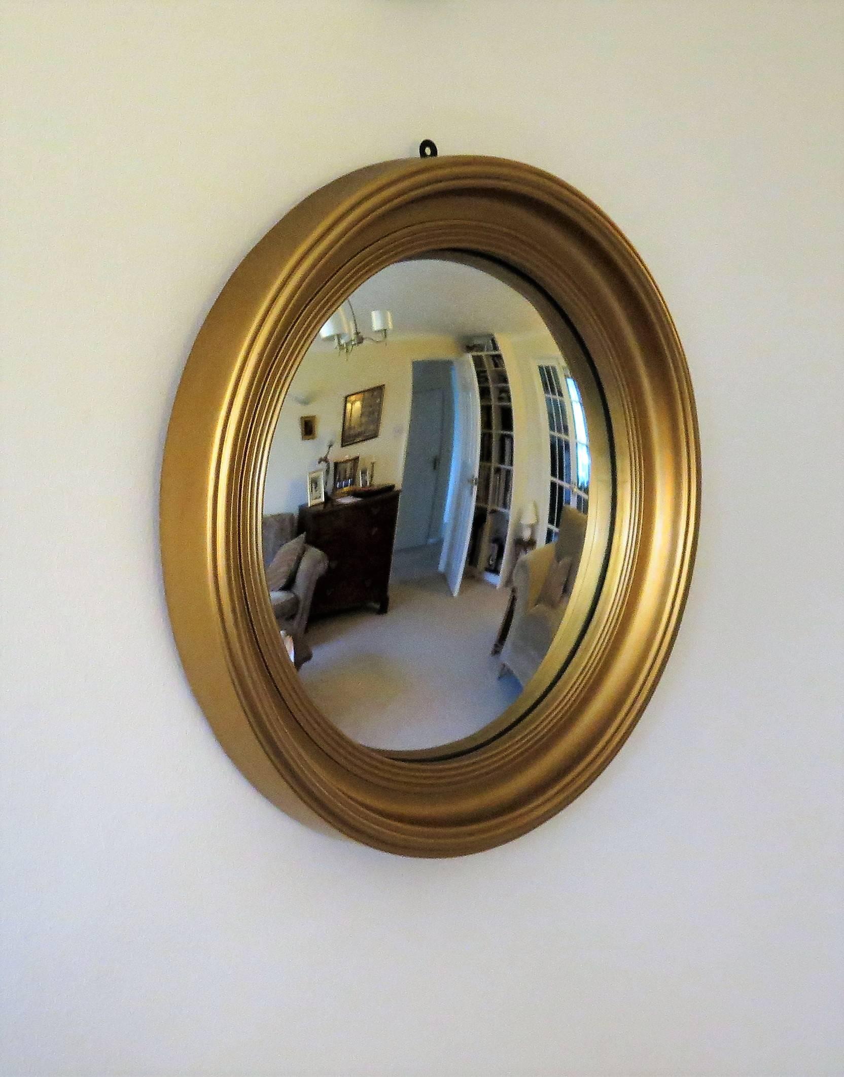 English Round Convex Mirror Giltwood in Regency Style with reeded detail, circa 1920