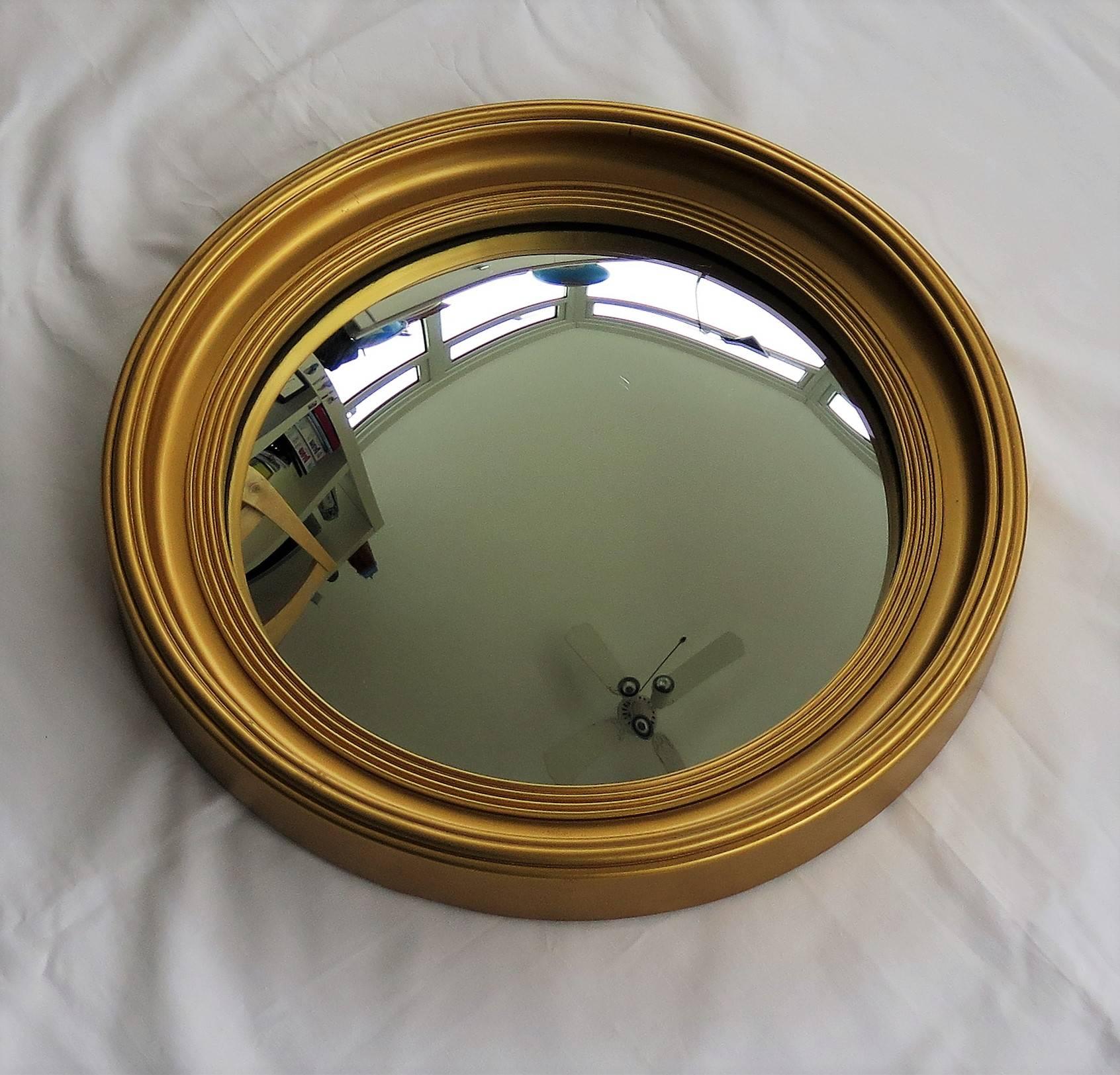 Round Convex Mirror Giltwood in Regency Style with reeded detail, circa 1920 In Good Condition In Lincoln, Lincolnshire