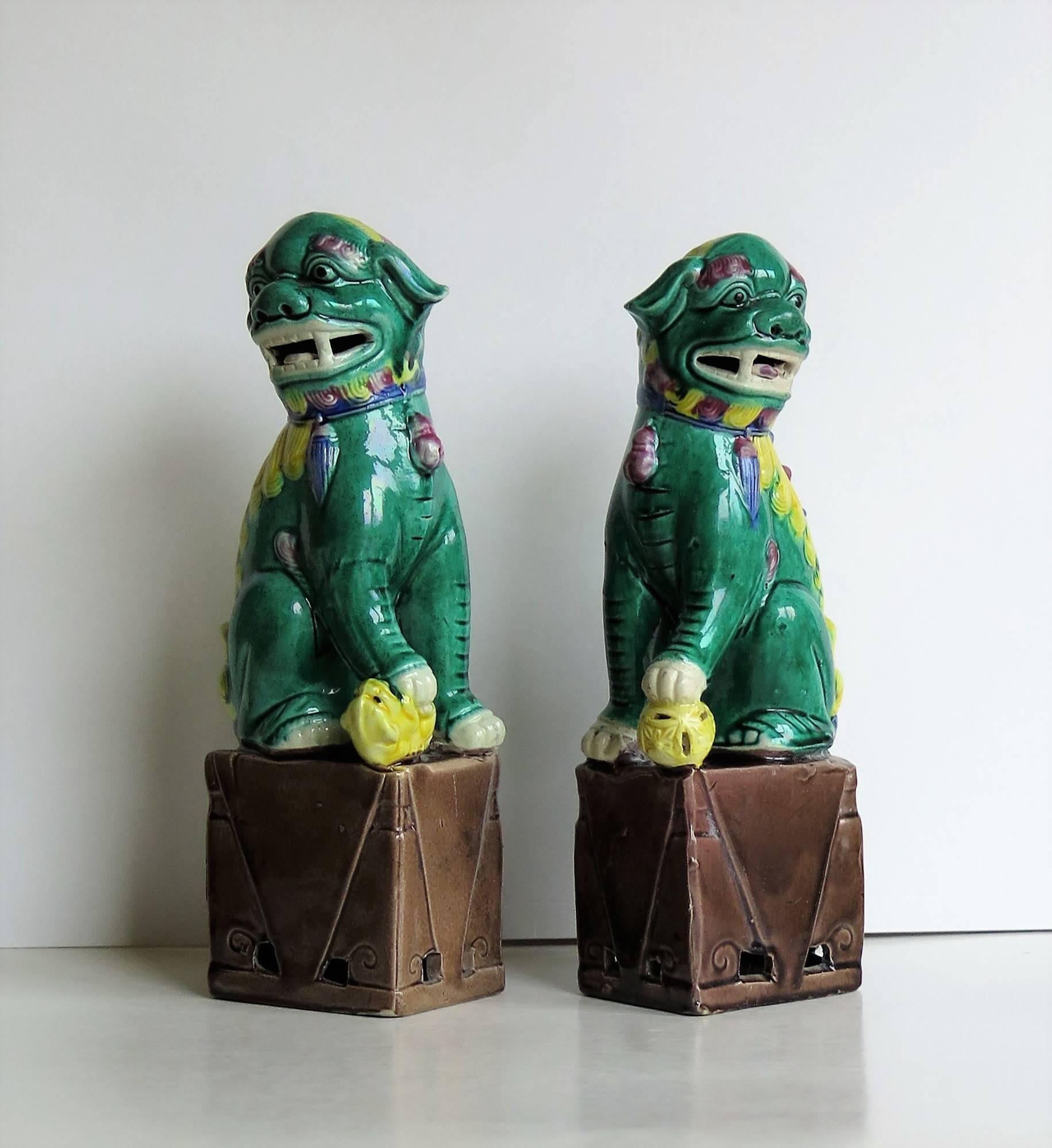 Pair of Chinese Foo Dogs, Porcelain, Hand Enamelled, circa 1920 In Excellent Condition In Lincoln, Lincolnshire