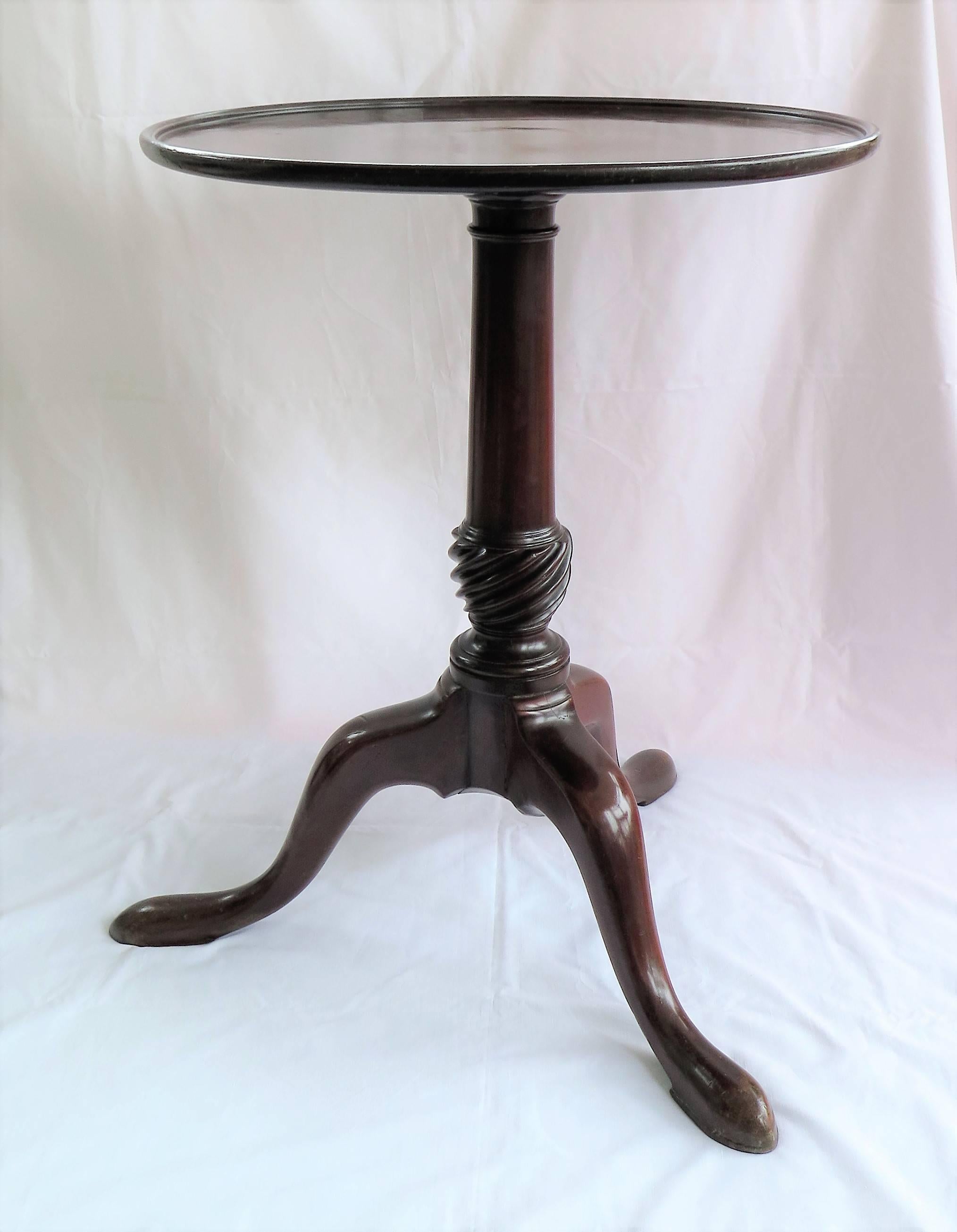 Hand-Carved George 11 Period Tripod Table Mahogany Fixed Dished Top, English circa 1750