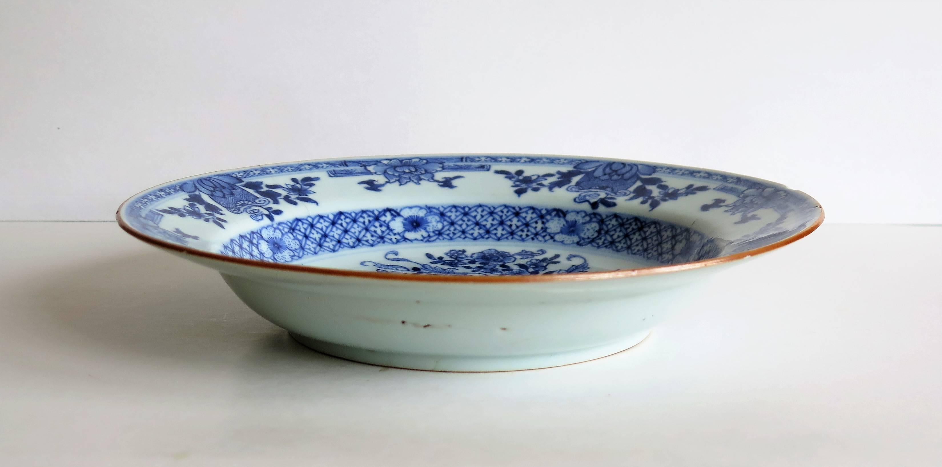Chinese Porcelain Plate or Bowl, Blue and White, Floral Sprigs, circa 1770 3