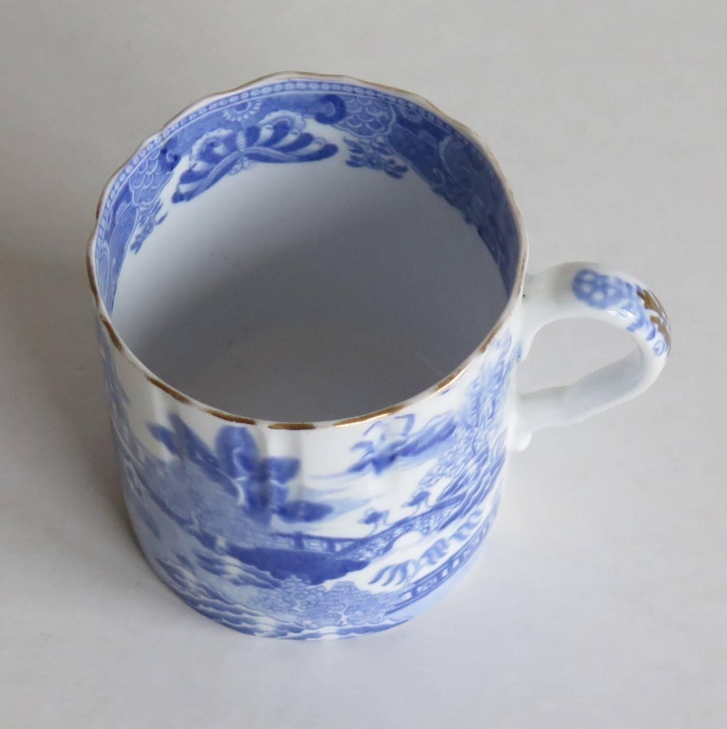 Early Spode Porcelain Coffee Can Fluted Broseley Pattern, circa 1810 In Good Condition In Lincoln, Lincolnshire