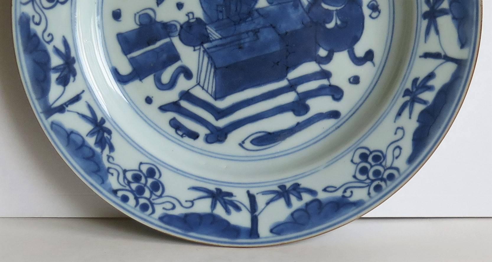 Early 18th Century, Chinese Porcelain Plate, Vase and Symbols, Qing, circa 1735 2