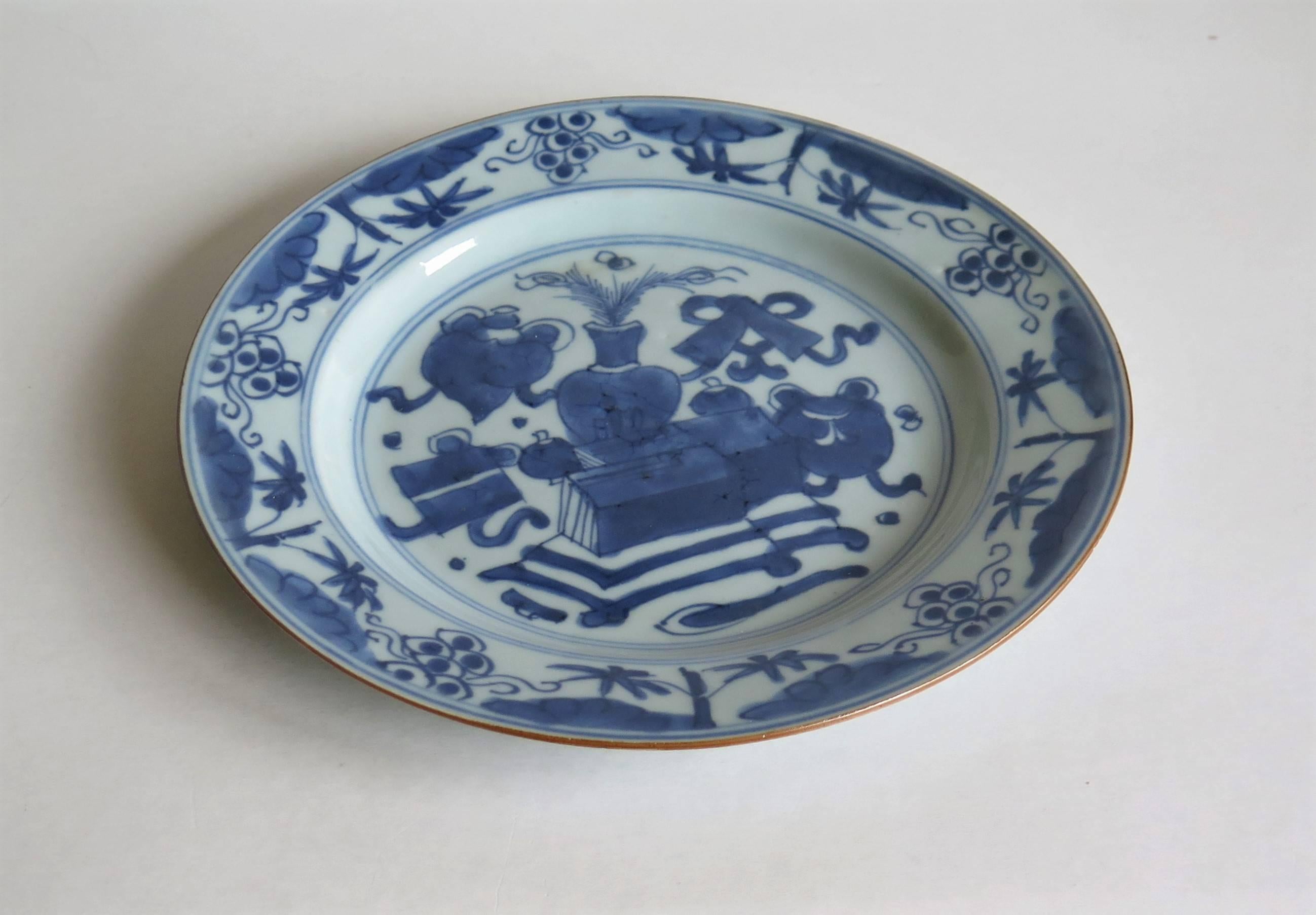 Early 18th Century, Chinese Porcelain Plate, Vase and Symbols, Qing, circa 1735 3