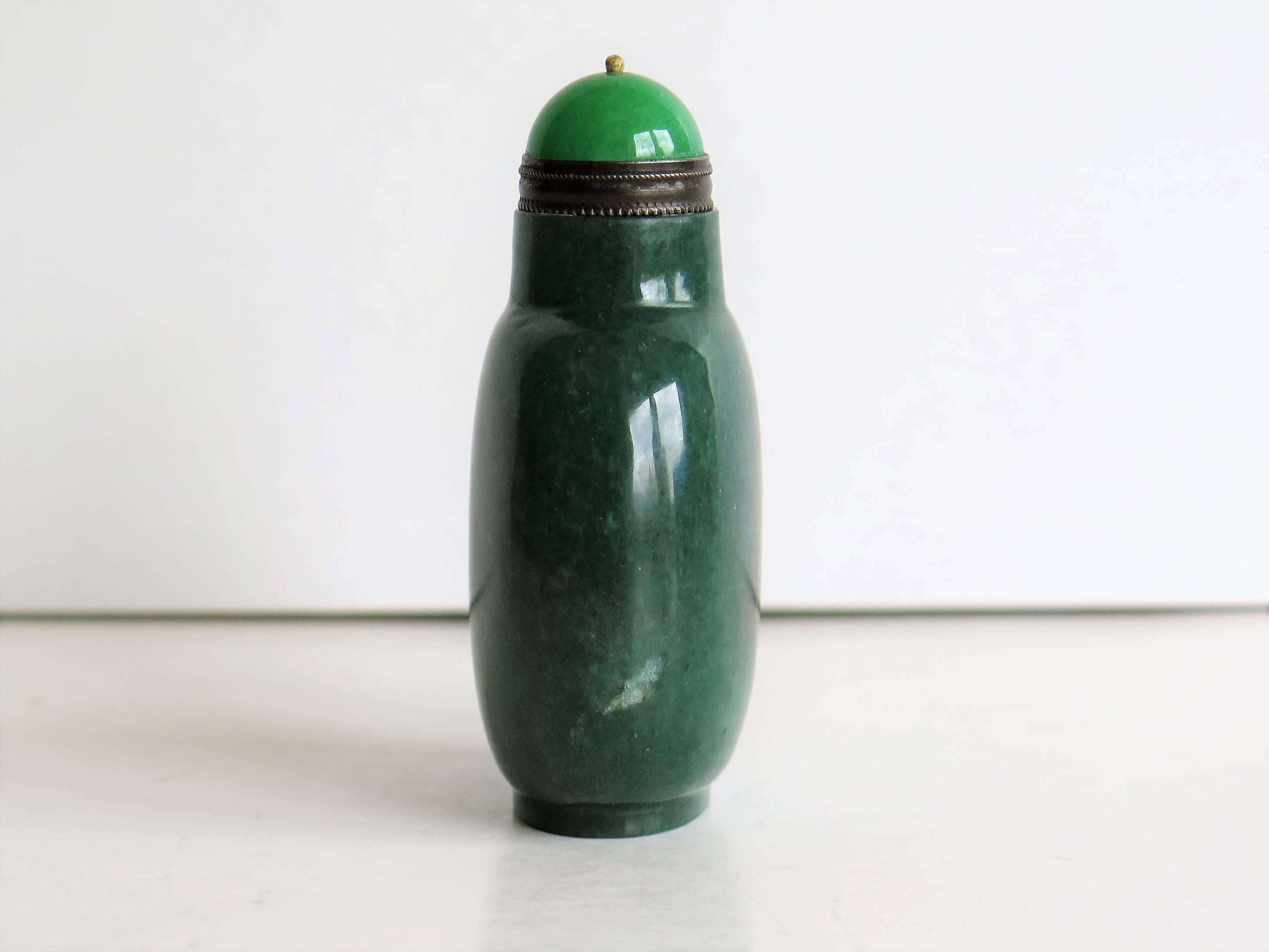 Chinese Snuff Bottle Natural Agate Mottled Green Stopper with Spoon, Ca 1920s 1