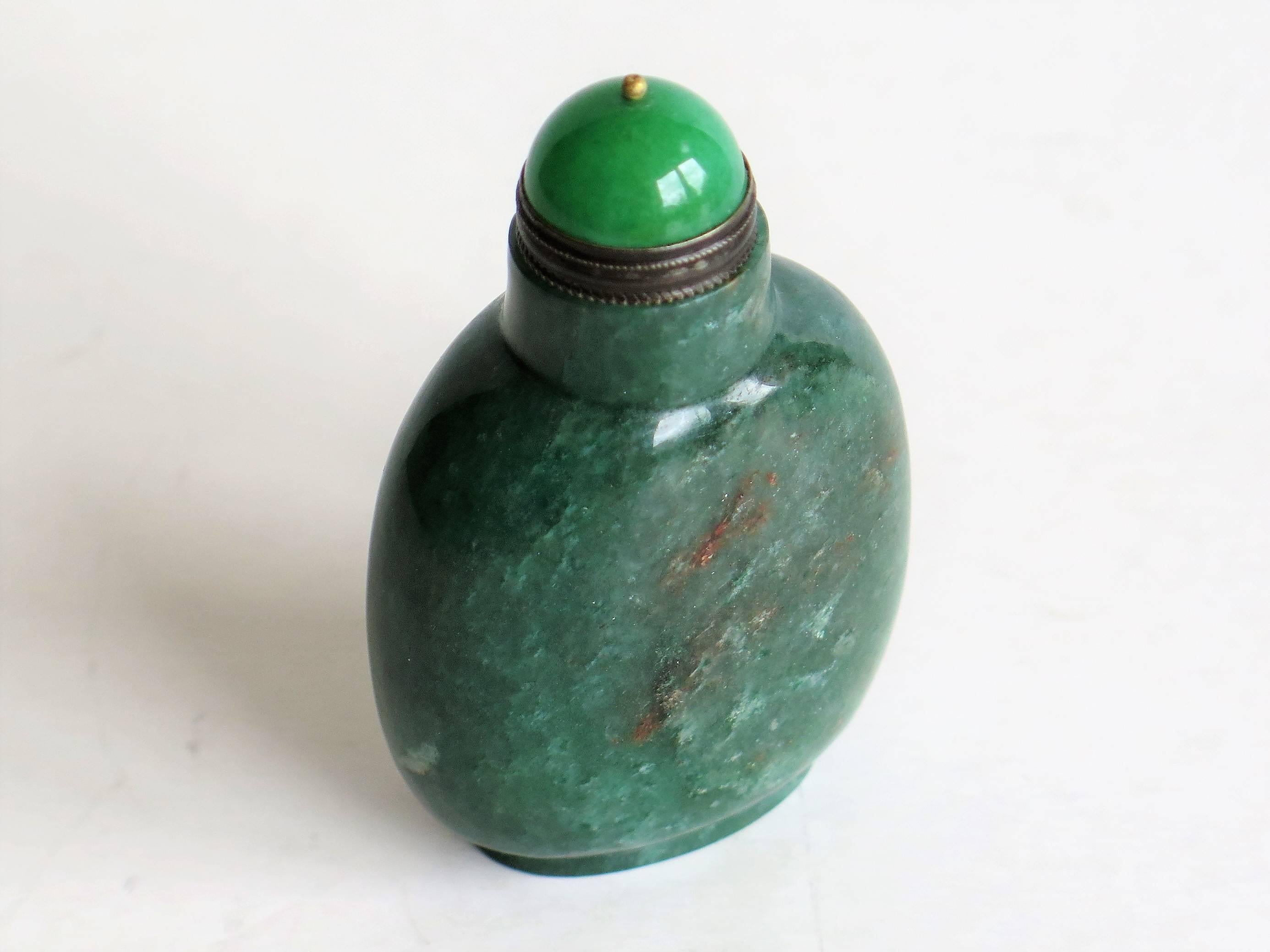 Hand-Carved Chinese Snuff Bottle Natural Agate Mottled Green Stopper with Spoon, Ca 1920s