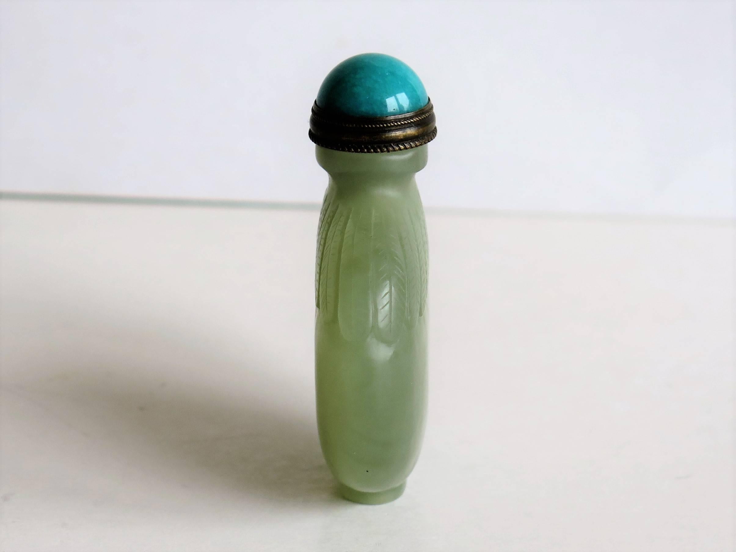 snuff bottle and spoon