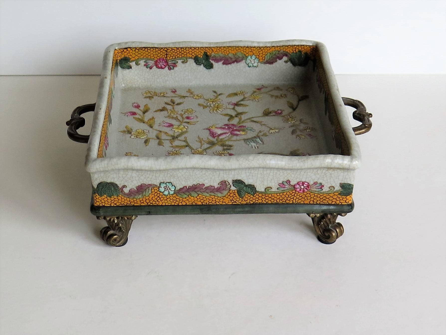 Chinese Export Ceramic Tray or Dish Famille Rose Hand Painted,  20th Century In Good Condition In Lincoln, Lincolnshire