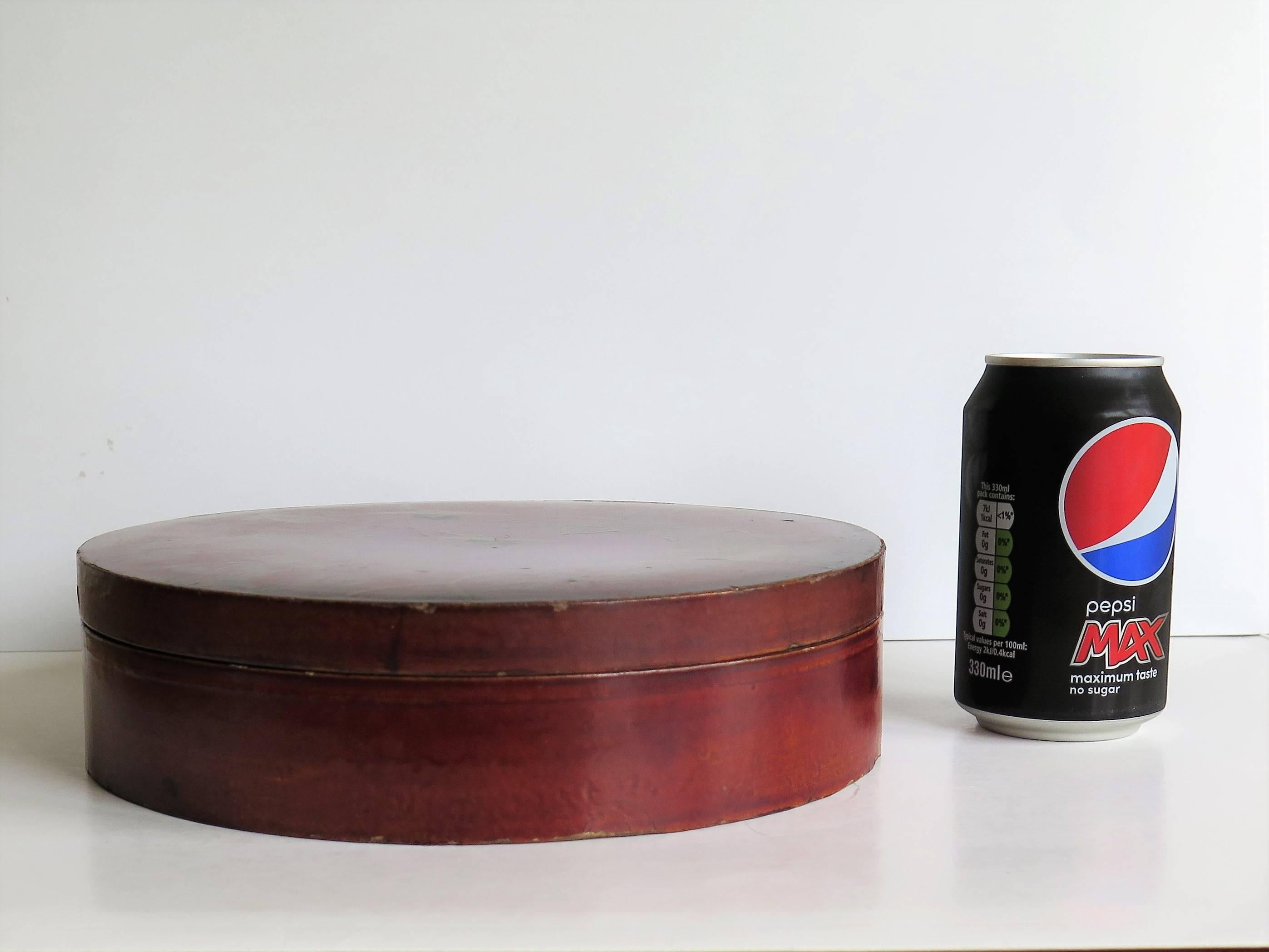 19th Century Papier Mâché, Lidded Box, Hand-Painted and Lacquered, Japanese 5