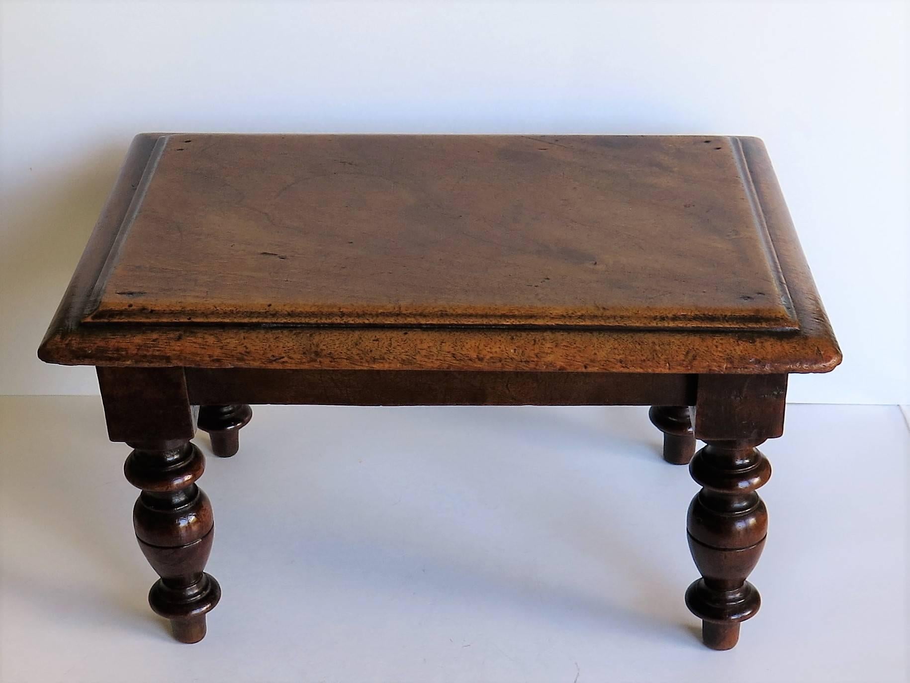 Early Victorian, Low Stand or Stool, Mahogany, Turned Legs, English, circa 1840 In Excellent Condition In Lincoln, Lincolnshire