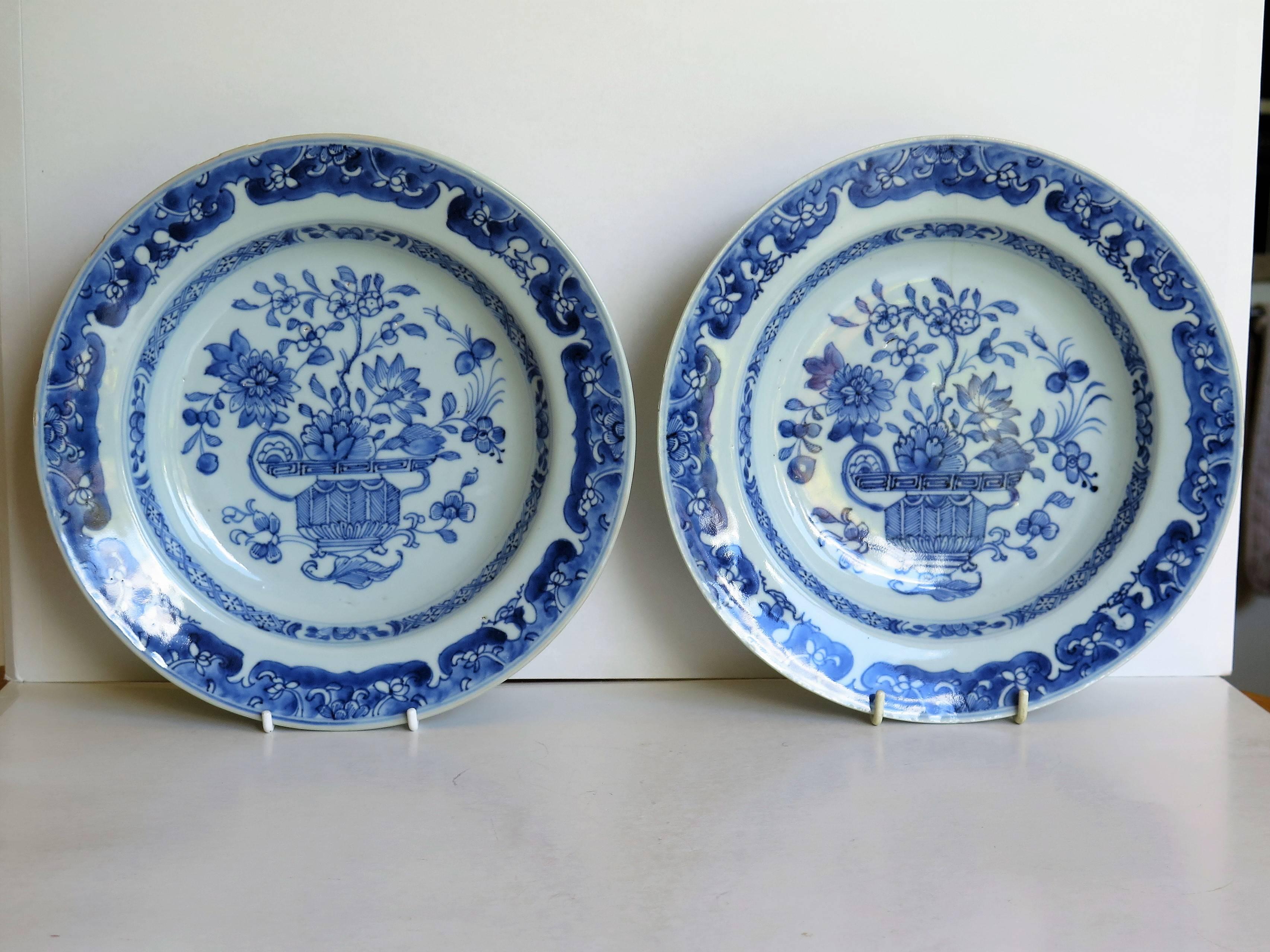 Hand-Painted 18th Century Pair of Chinese Blue and White Plates or Bowls, Qing Qianlong