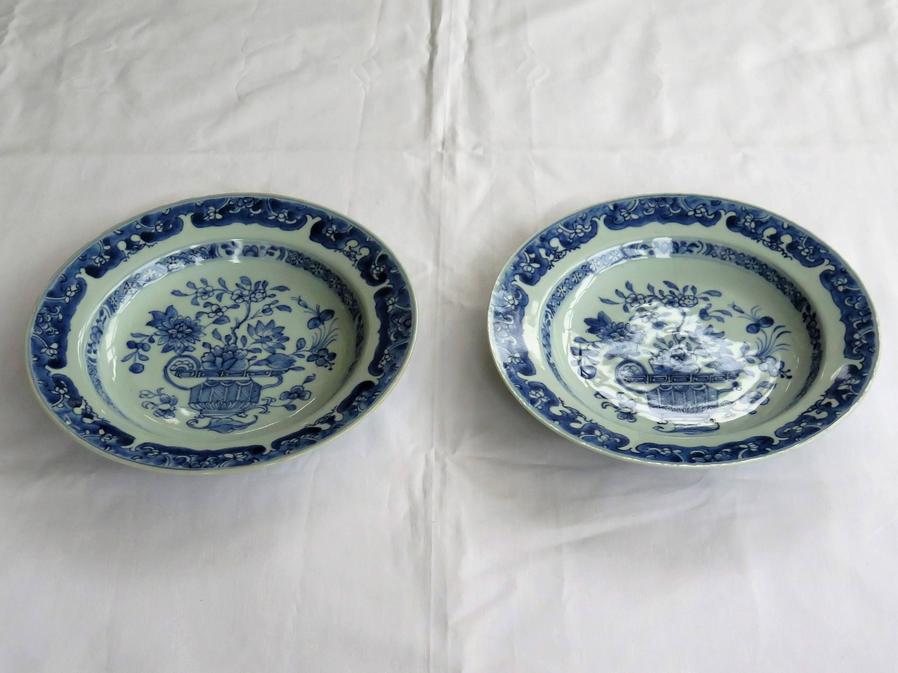 18th Century Pair of Chinese Blue and White Plates or Bowls, Qing Qianlong In Good Condition In Lincoln, Lincolnshire
