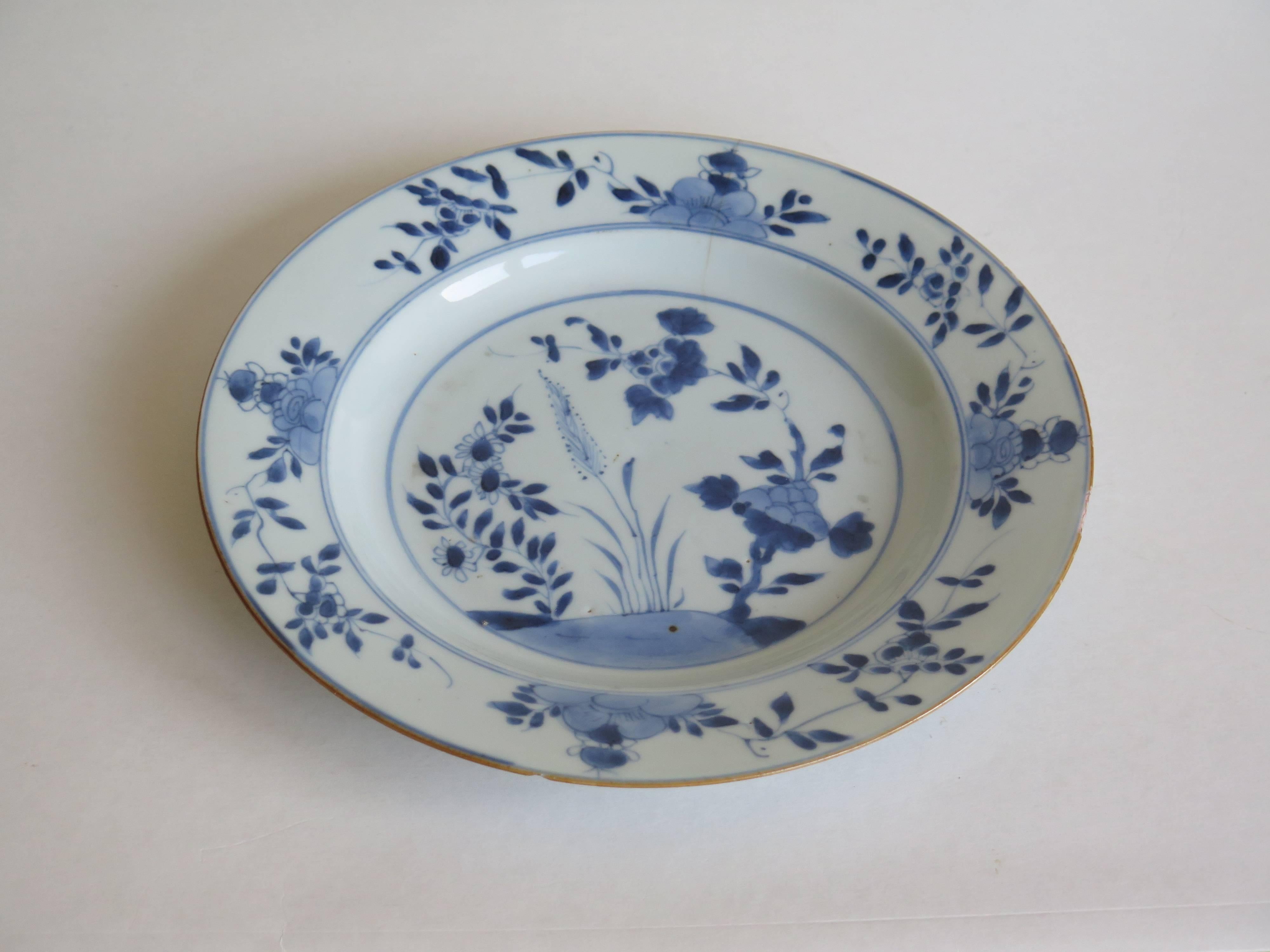 18th Century Chinese Export Porcelain Plate Blue and White, Qing Circa 1735 In Good Condition In Lincoln, Lincolnshire