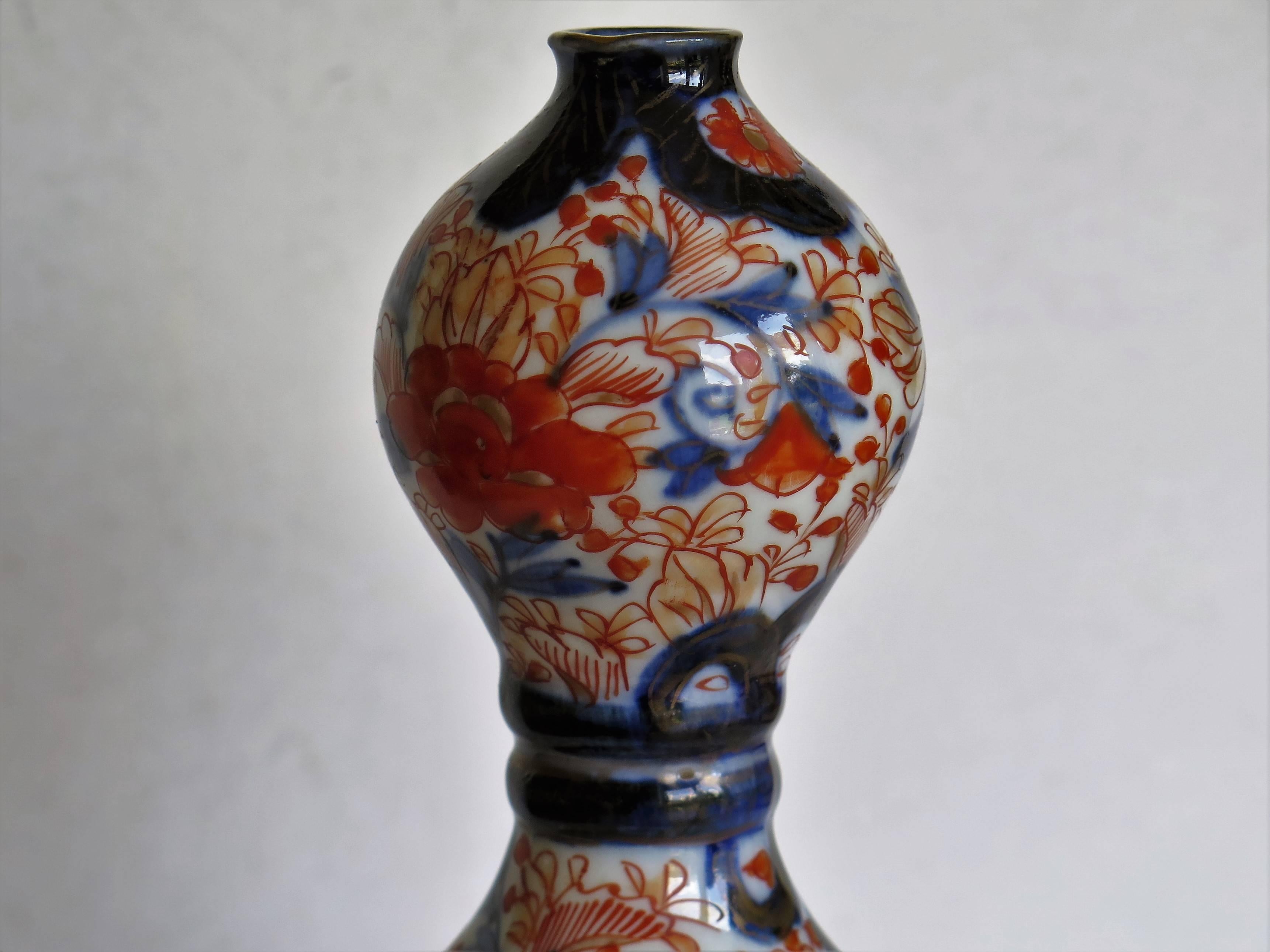19th Century Japanese Double Gourd Vase Central Knop Imari Pattern, Meiji Period 4