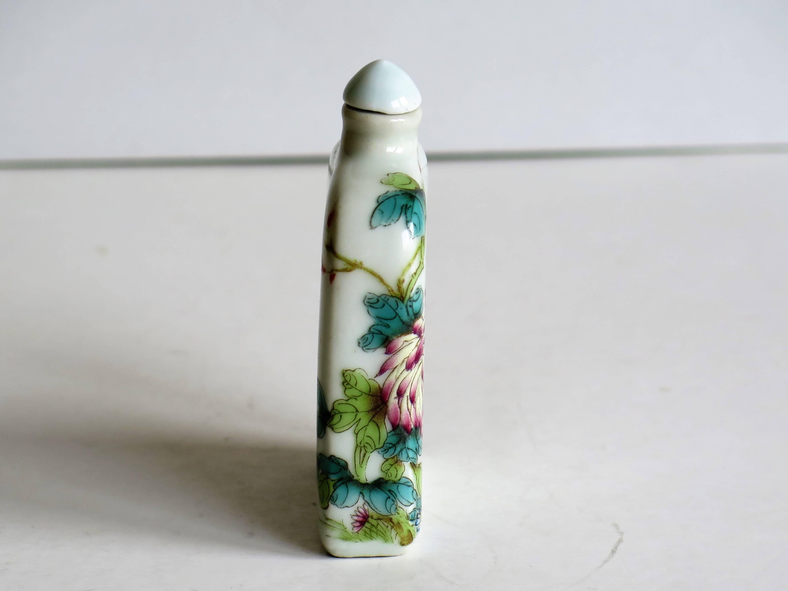 20th Century Chinese Porcelain Snuff Bottle Hand-Painted Birds and Flowers, Circa 1940s