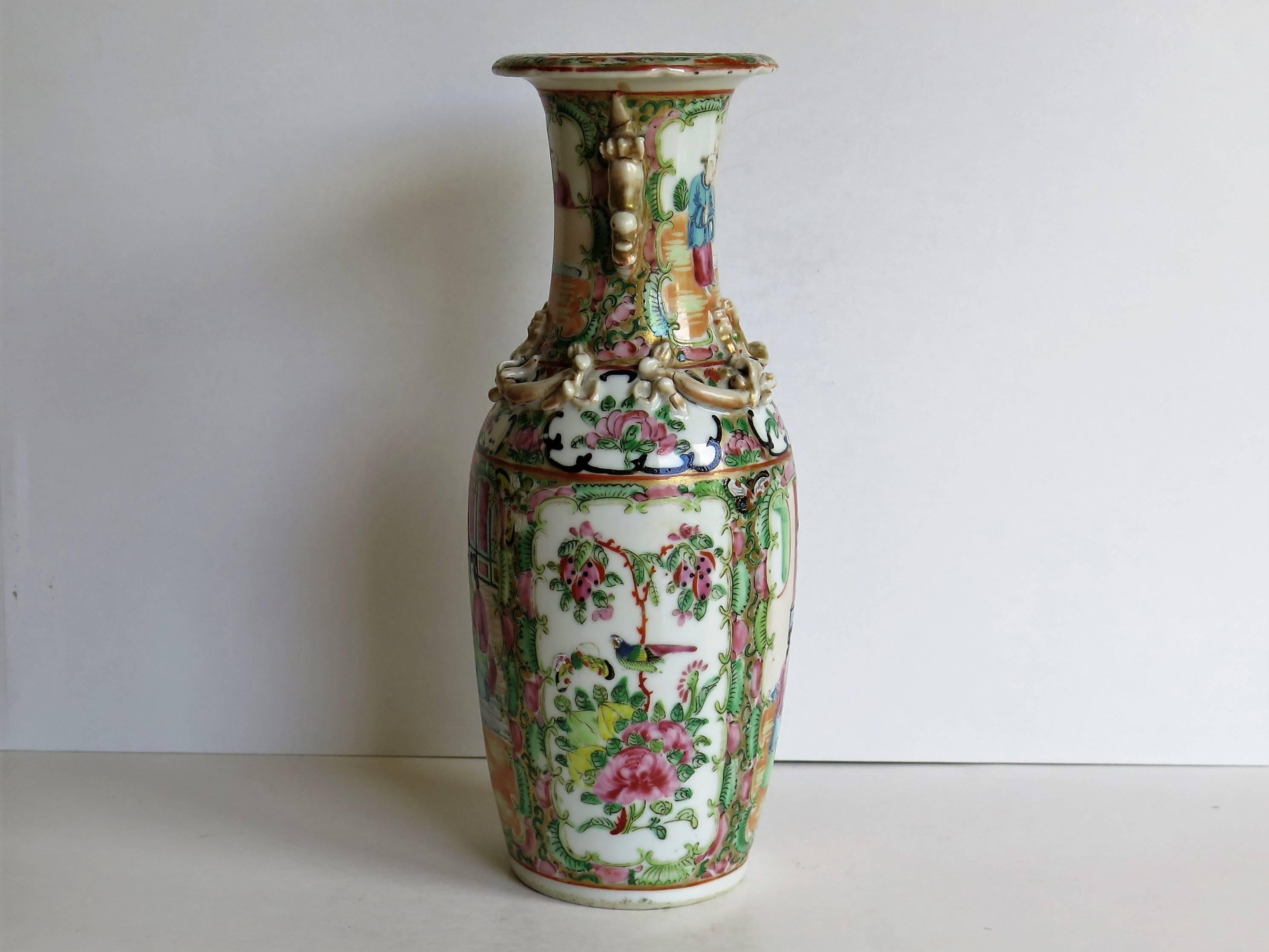 chinesische Export-Rosenmedaillon-Porzellanvase oder Lampensockel aus dem 19. Jahrhundert, Qing, ca. 1860 (Handbemalt)
