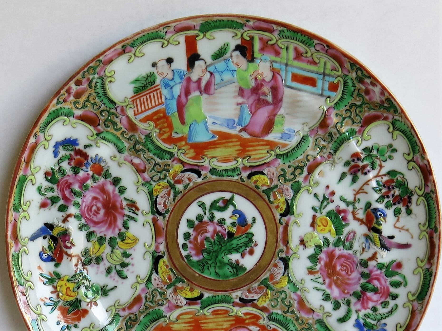 19th Century Chinese Export Porcelain Plate or Dish Rose Medallion, Qing Ca 1870 In Good Condition In Lincoln, Lincolnshire