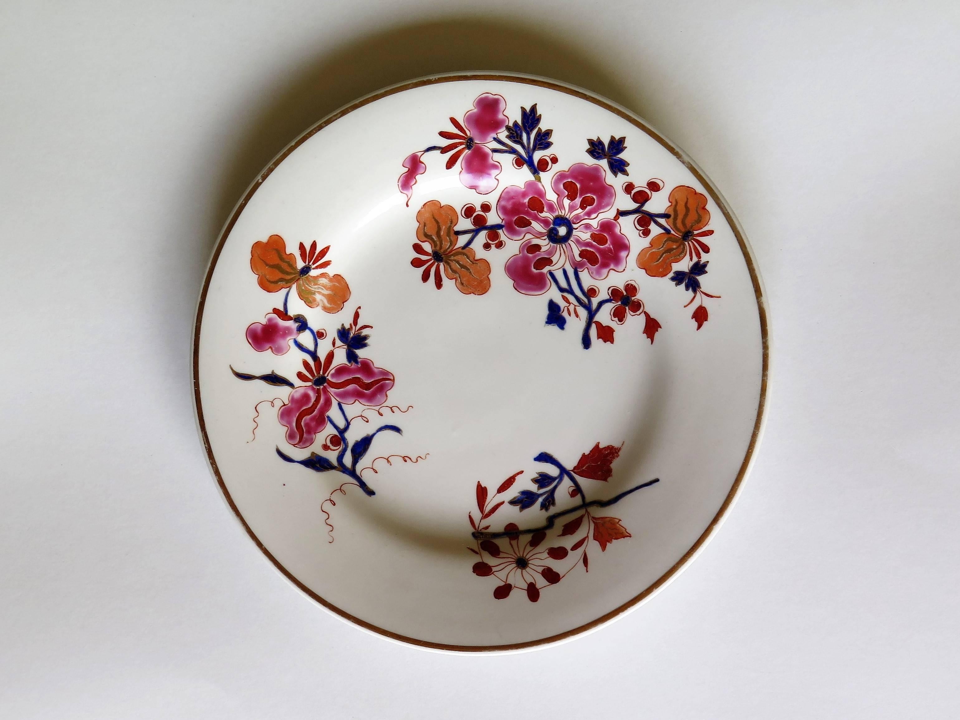 George IV Pair of Worcester Flight Barr and Barr Plates Hand-Painted Flowers, circa 1825