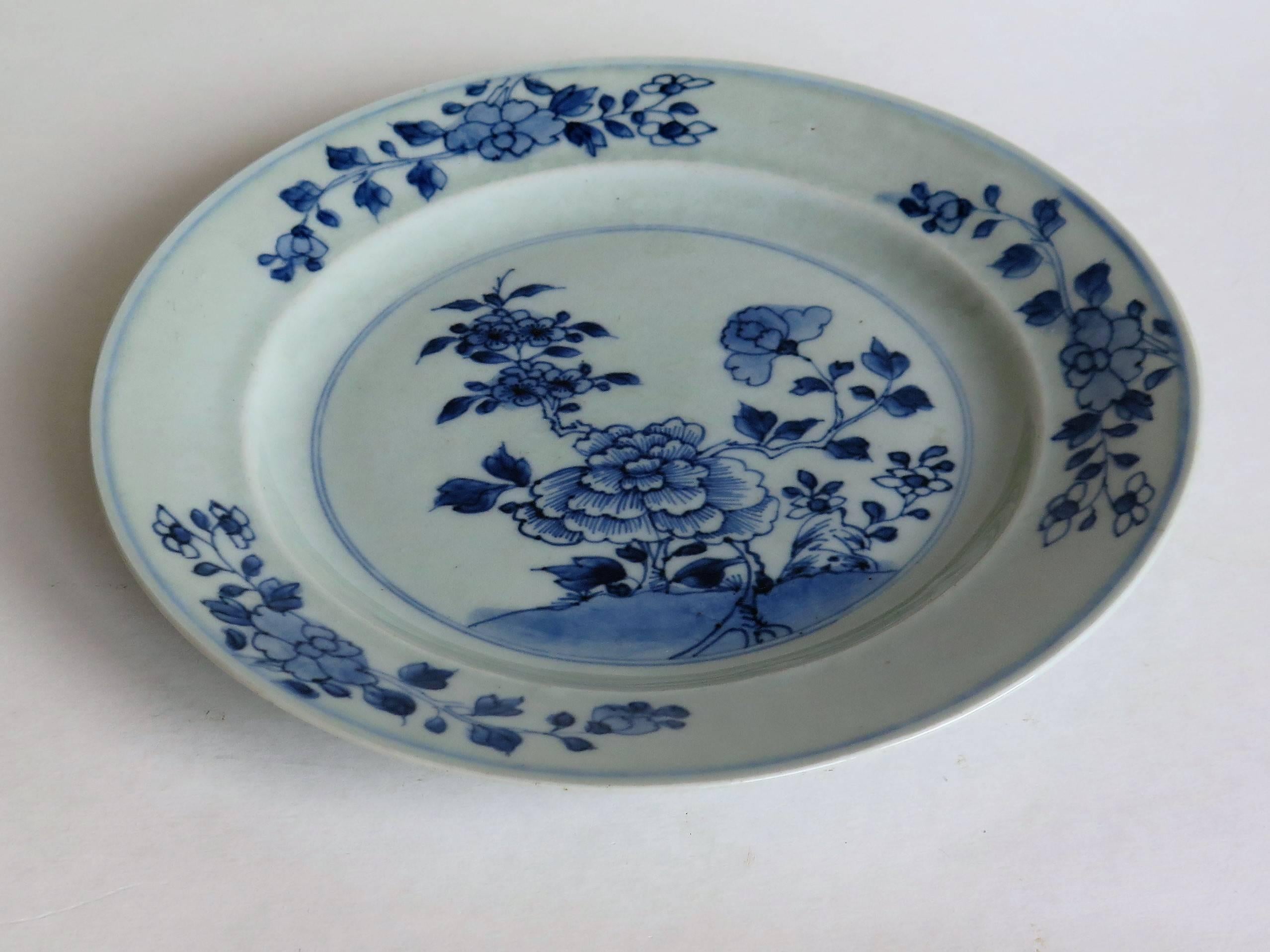 18th Century Chinese Porcelain Plate Blue and White, Qing Qianlong Circa 1770 In Good Condition In Lincoln, Lincolnshire