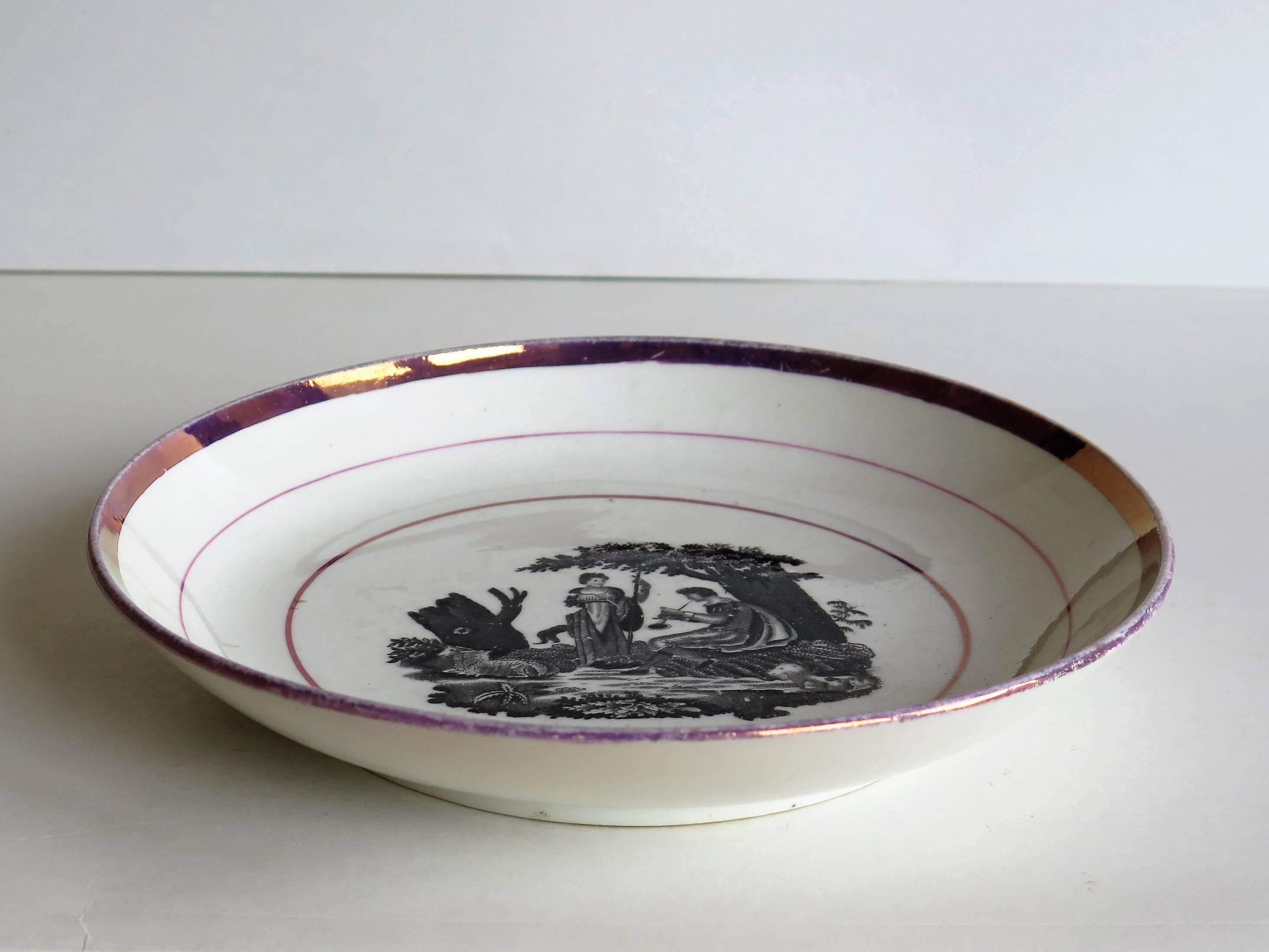 Early 19th Century Sunderland Porcelain Lustre Dish, Classical Printed Pattern In Good Condition In Lincoln, Lincolnshire