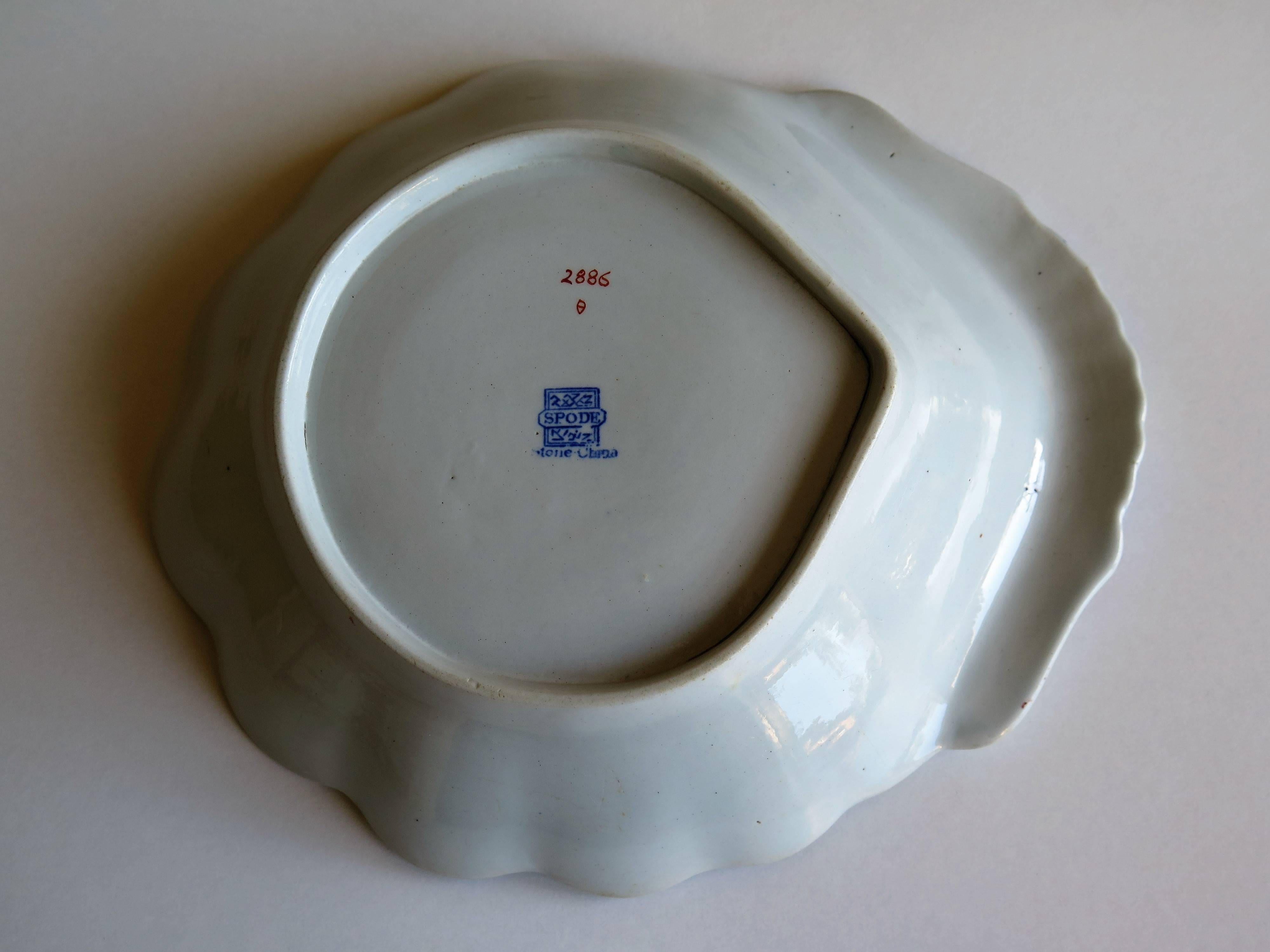 Plat ou assiette géorgien Spode en pierre de fer coquillage à motif de Bang Up n° 2886, vers 1820 en vente 2