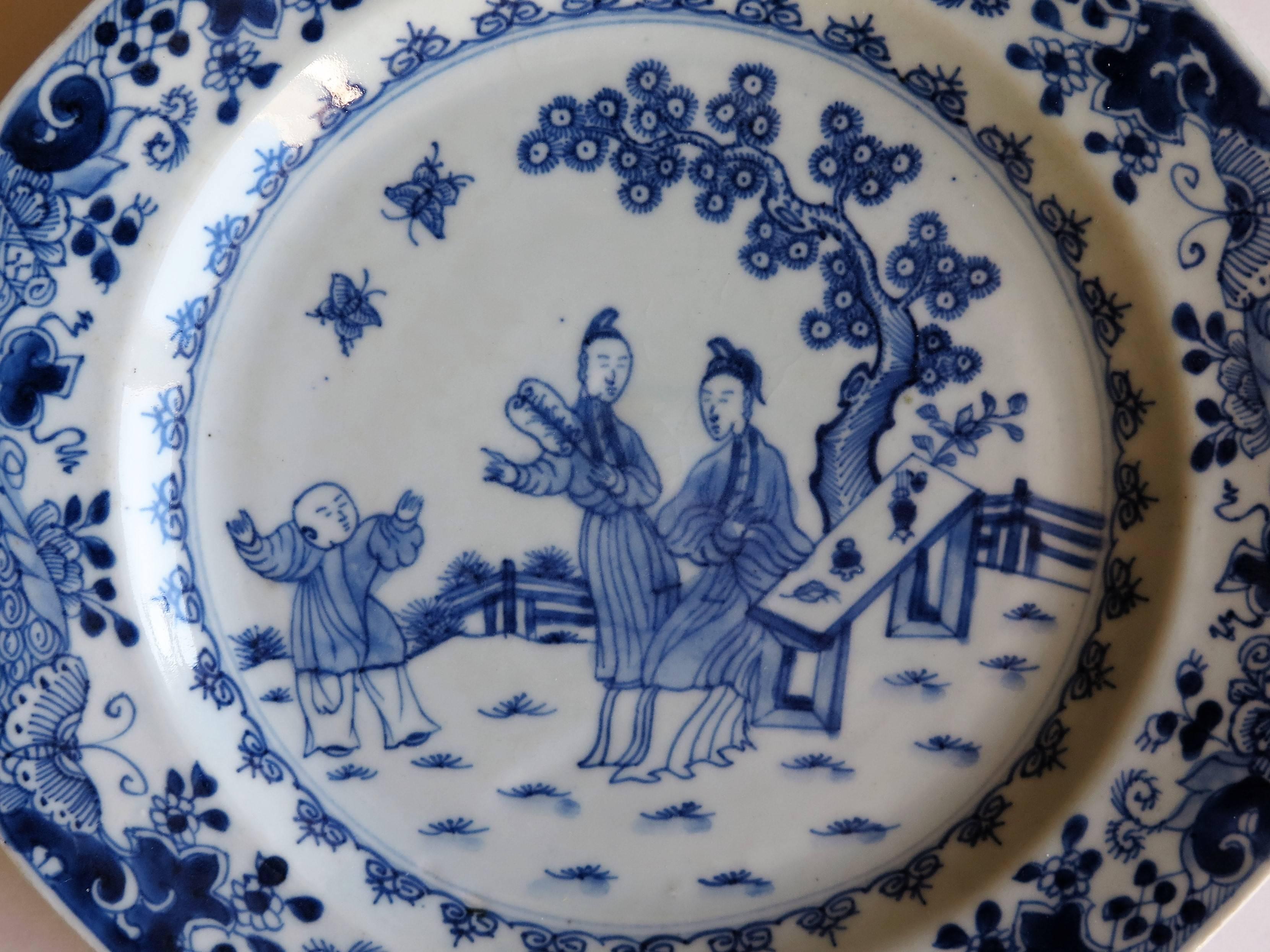 18th Century Chinese Porcelain Plate Blue and White Hand Painted, Qing Qianlong 1
