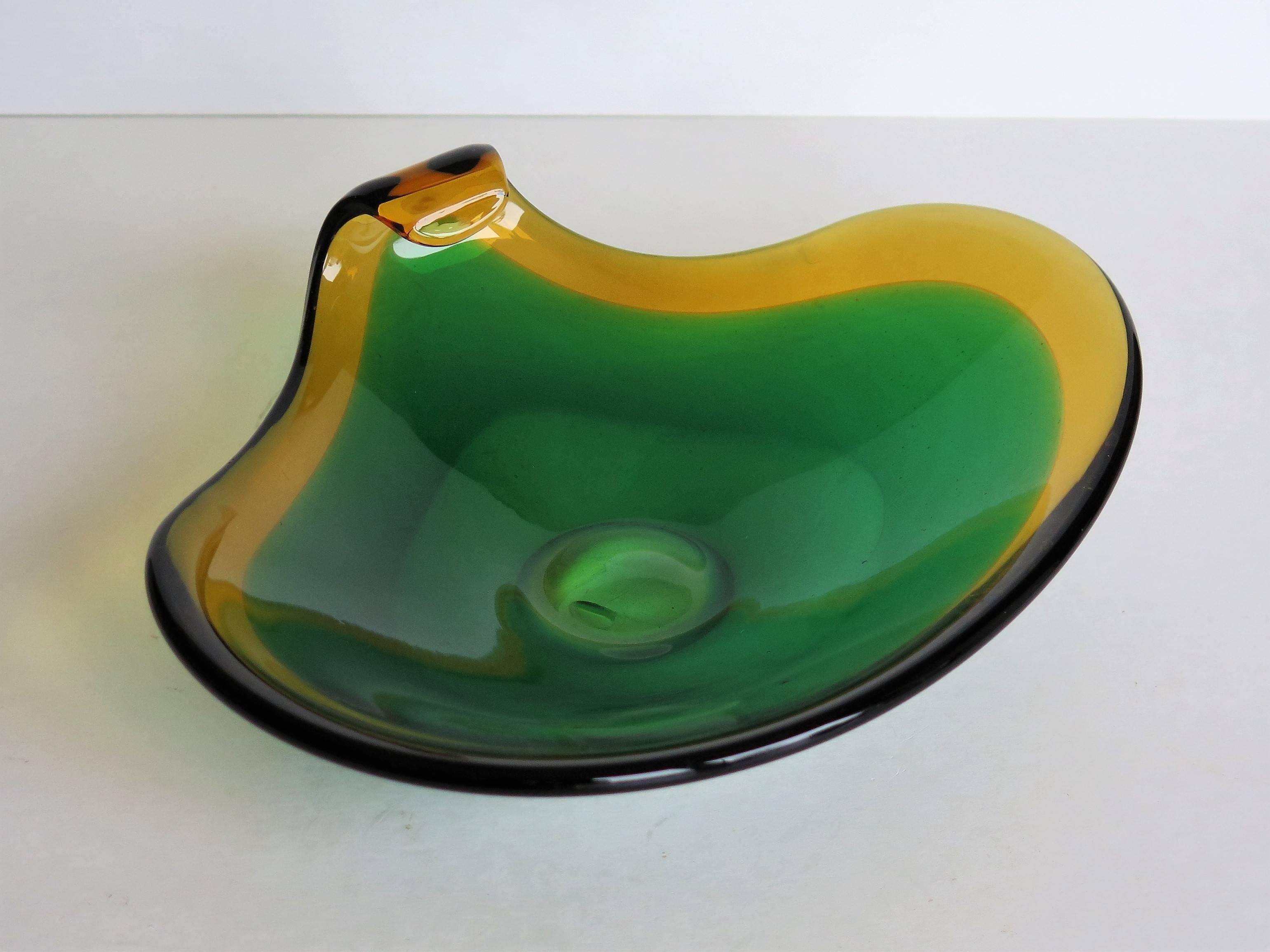 Murano Glass Bowl Flavio Poli for Seguso Vetri d'Arte Green and Gold, Circa 1950 In Good Condition In Lincoln, Lincolnshire