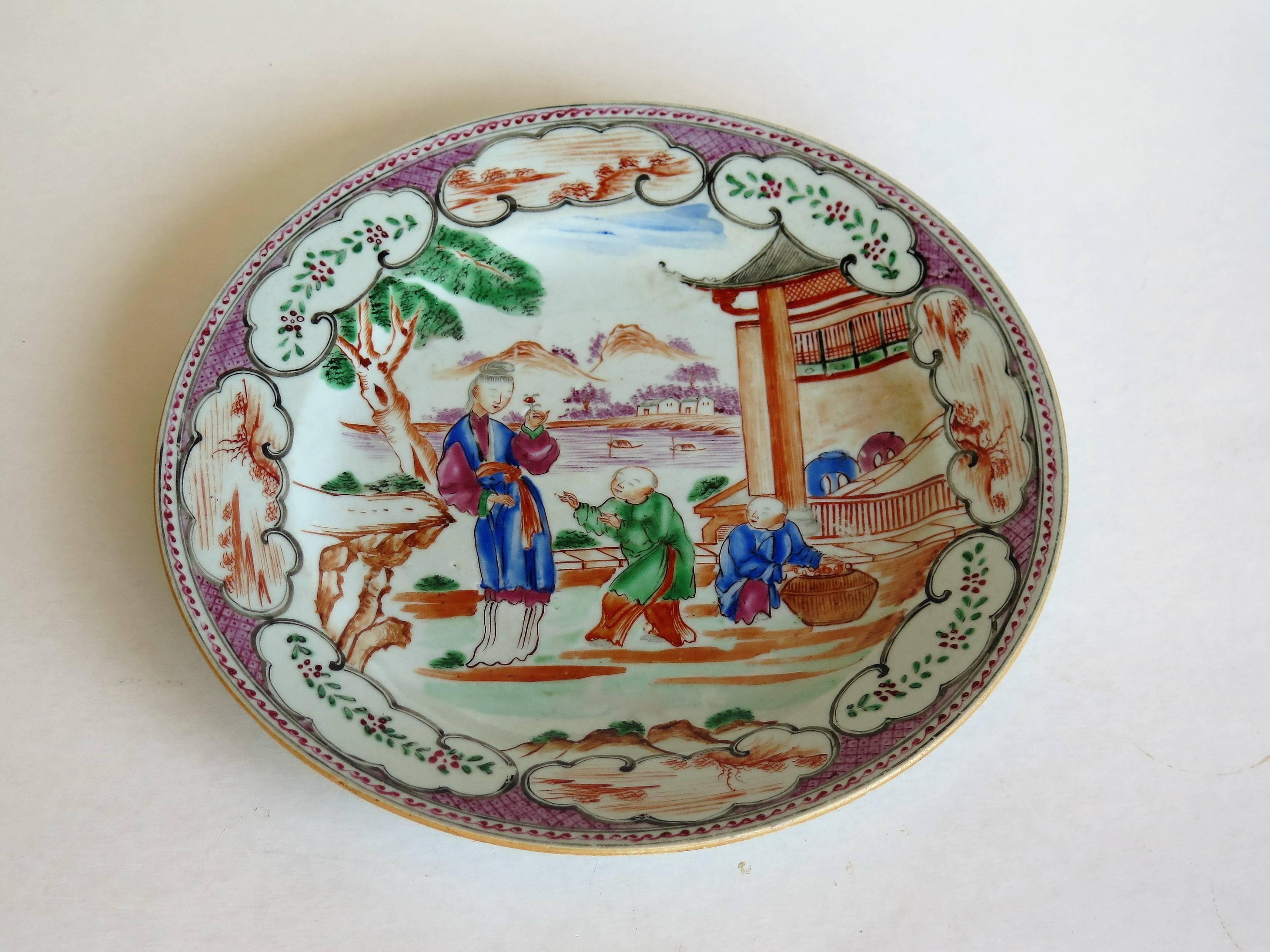 18th Century Chinese Porcelain Plate, Famille Rose, Long Eliza, Qing Qianlong In Good Condition In Lincoln, Lincolnshire