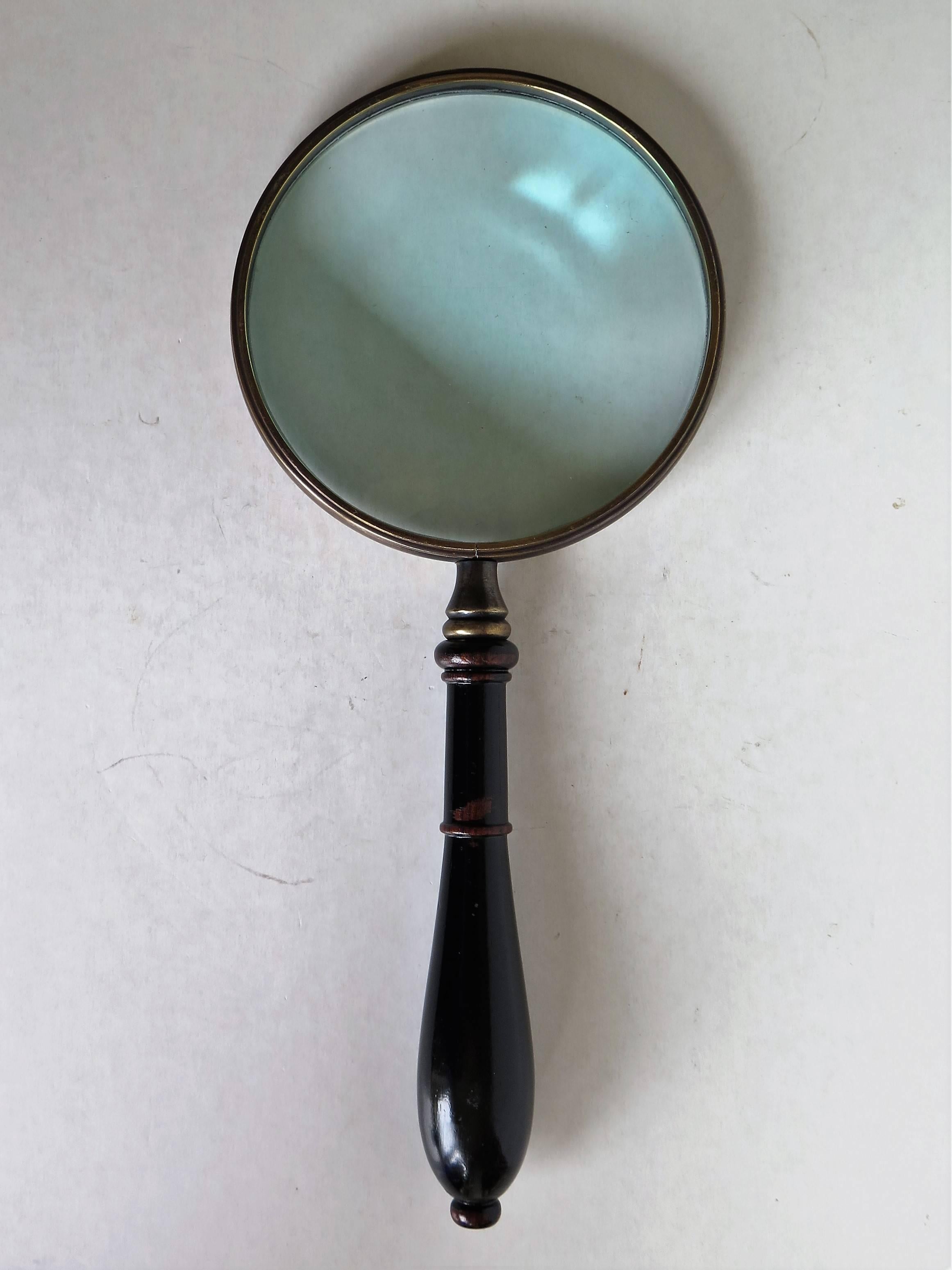 19th Century Victorian Large Magnifying Glass Hand Turned Handle, Circa 1860 In Good Condition In Lincoln, Lincolnshire