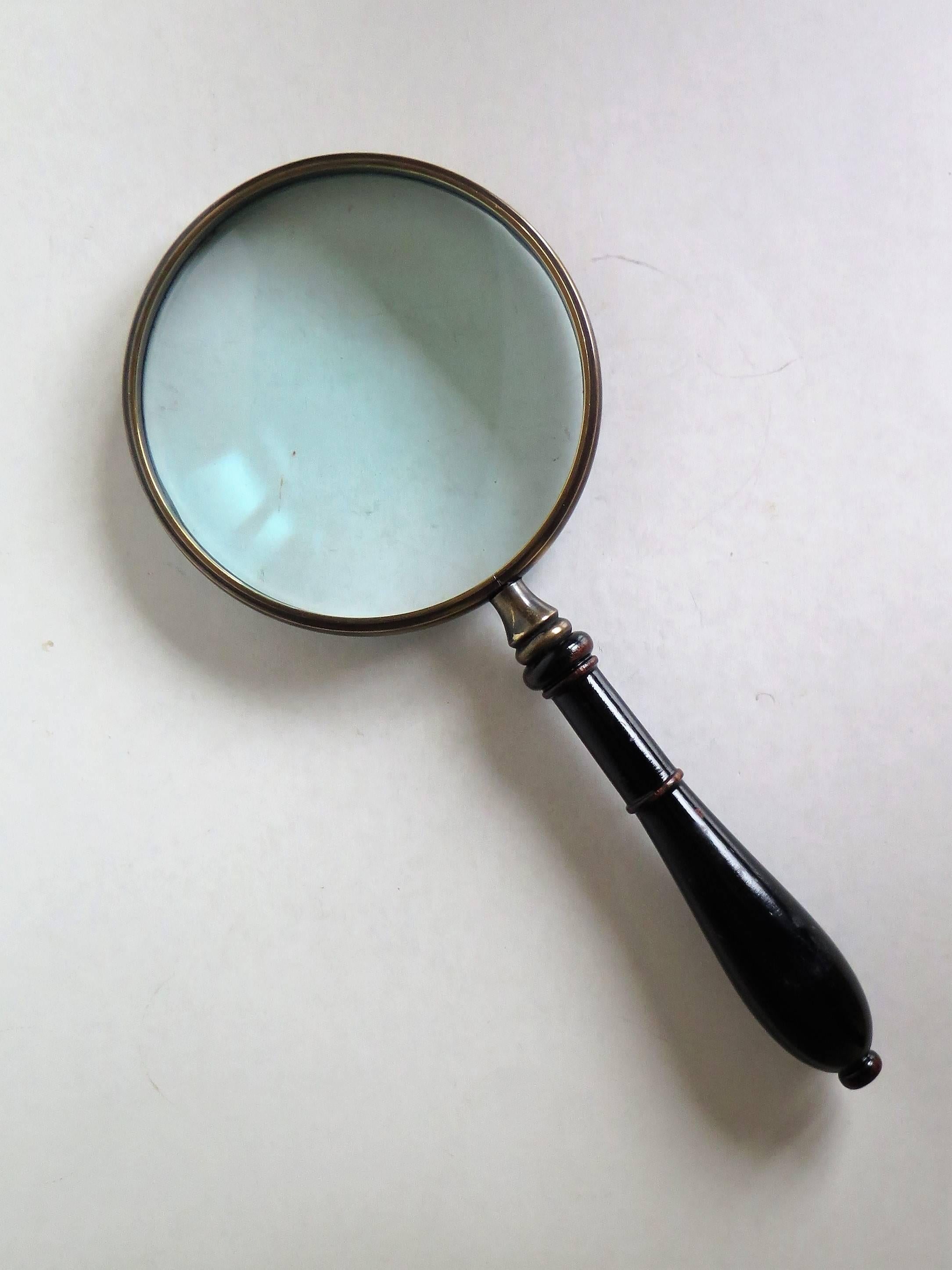 British 19th Century Victorian Large Magnifying Glass Hand Turned Handle, Circa 1860
