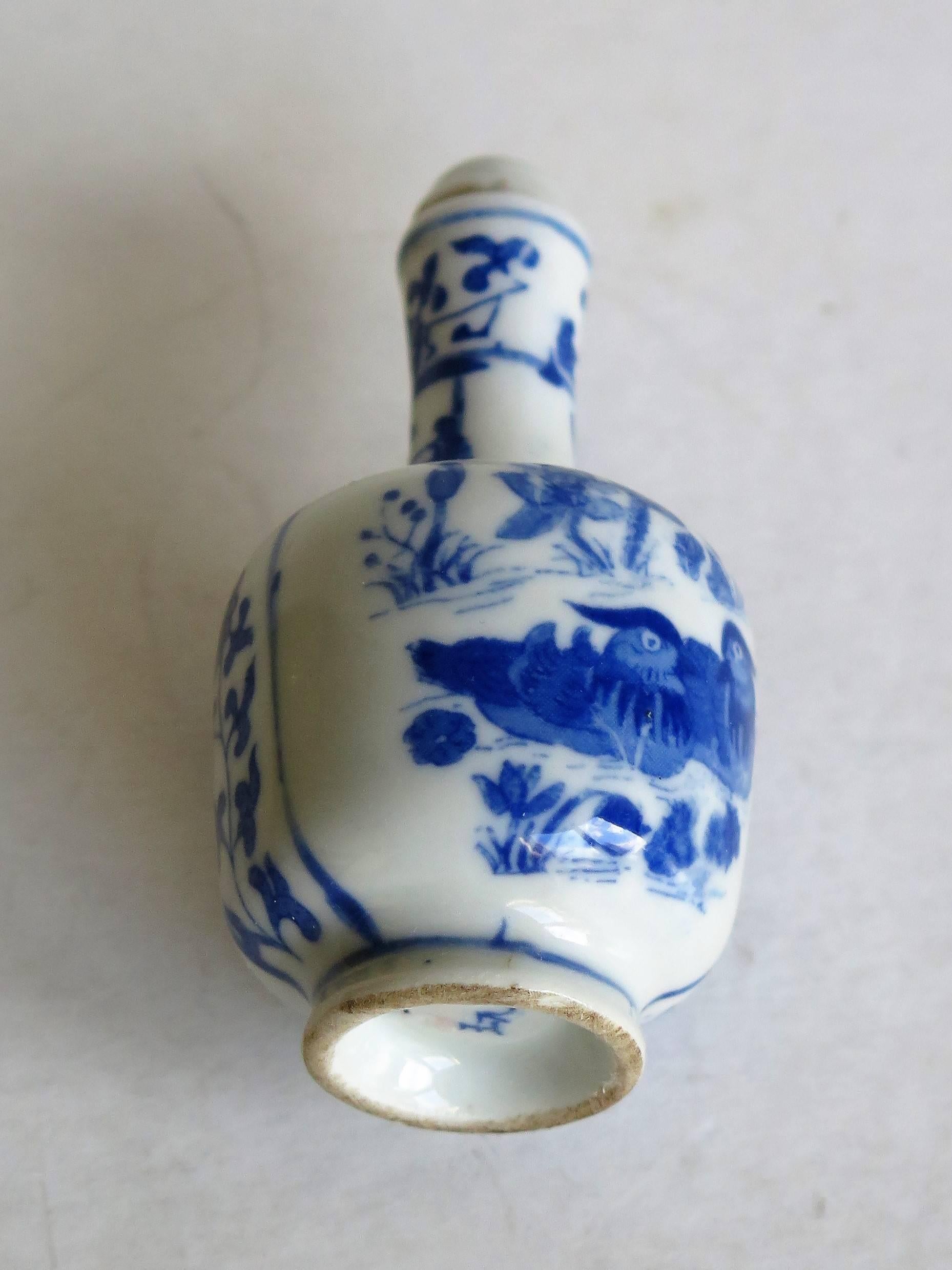 Chinese Porcelain Snuff Bottle Blue and White Mandarin Ducks signed, circa 1930 3