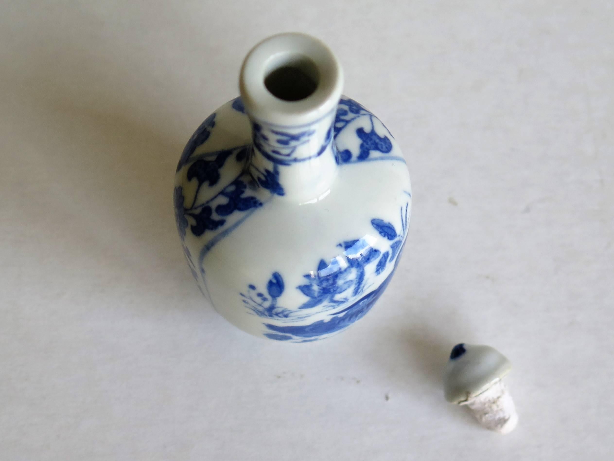 Chinese Porcelain Snuff Bottle Blue and White Mandarin Ducks signed, circa 1930 2